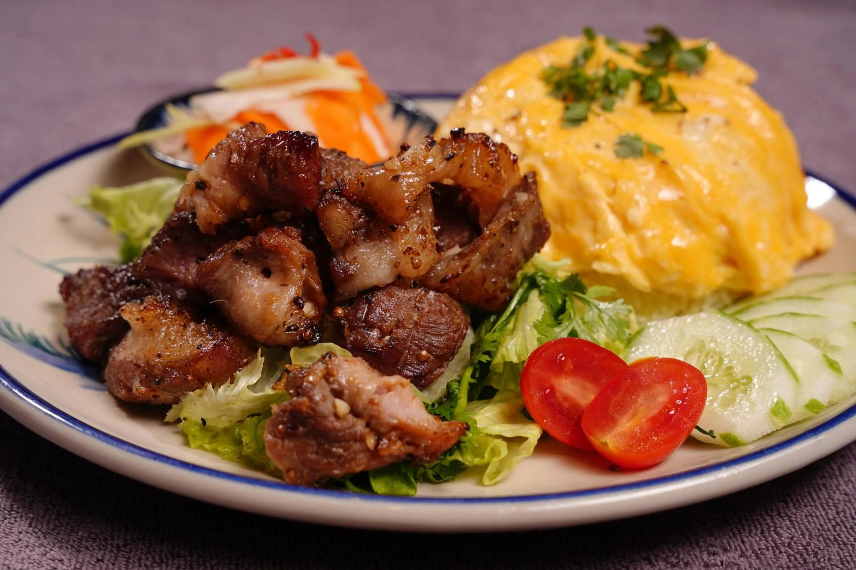 Restaurant/places to eat in Topone Halong Hotel