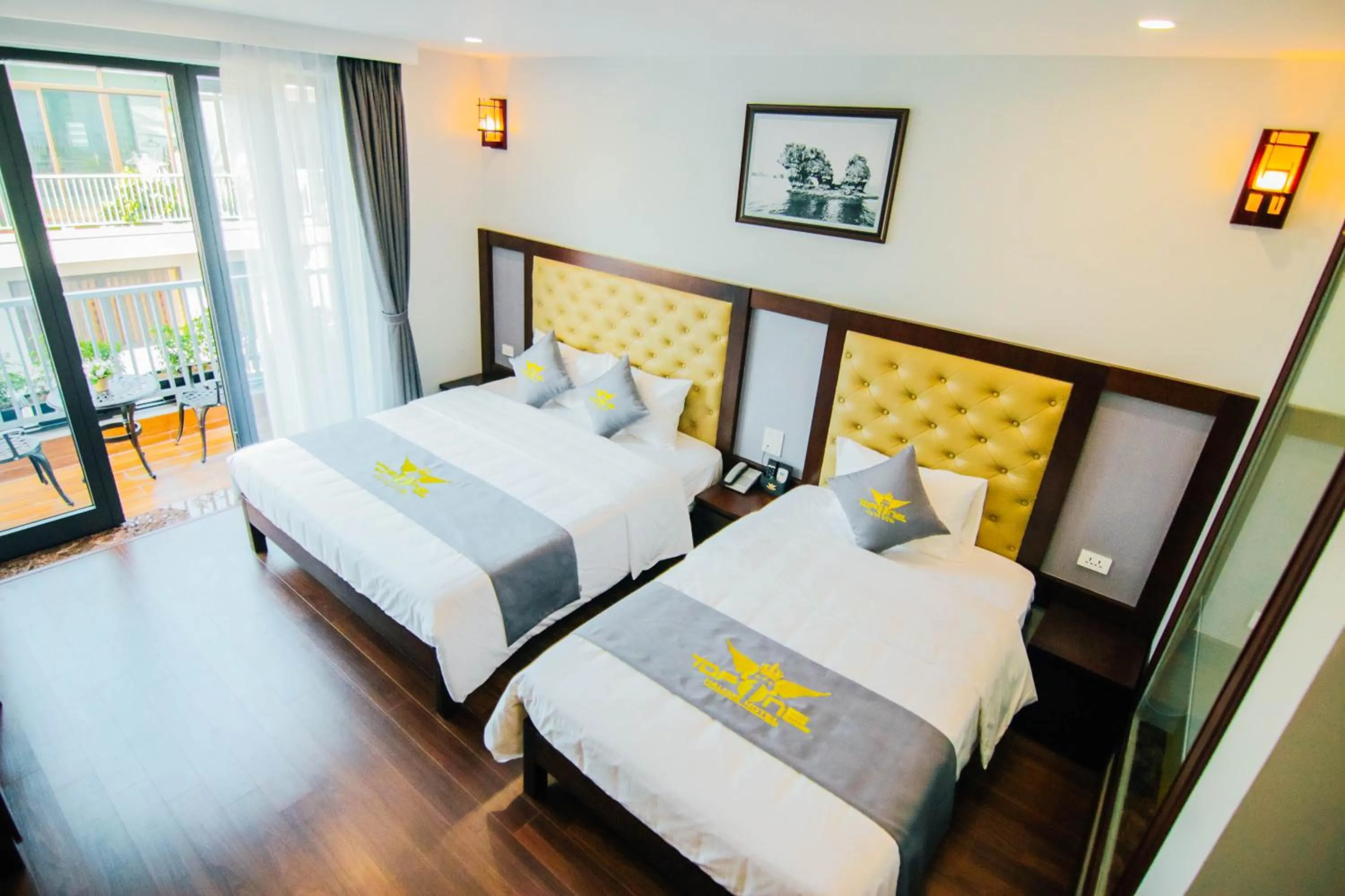 Bed in Topone Halong Hotel