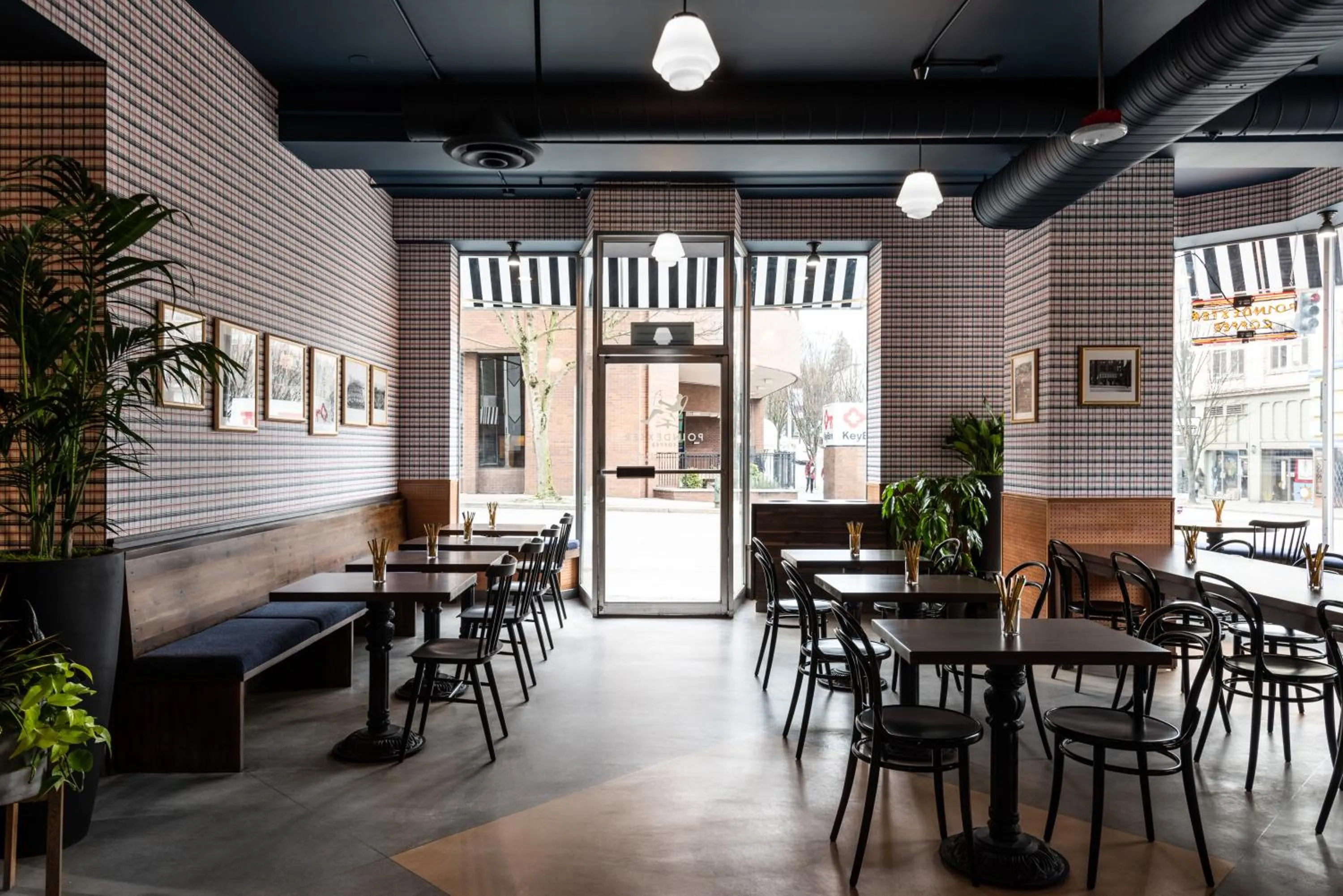 Restaurant/places to eat in Graduate by Hilton Seattle