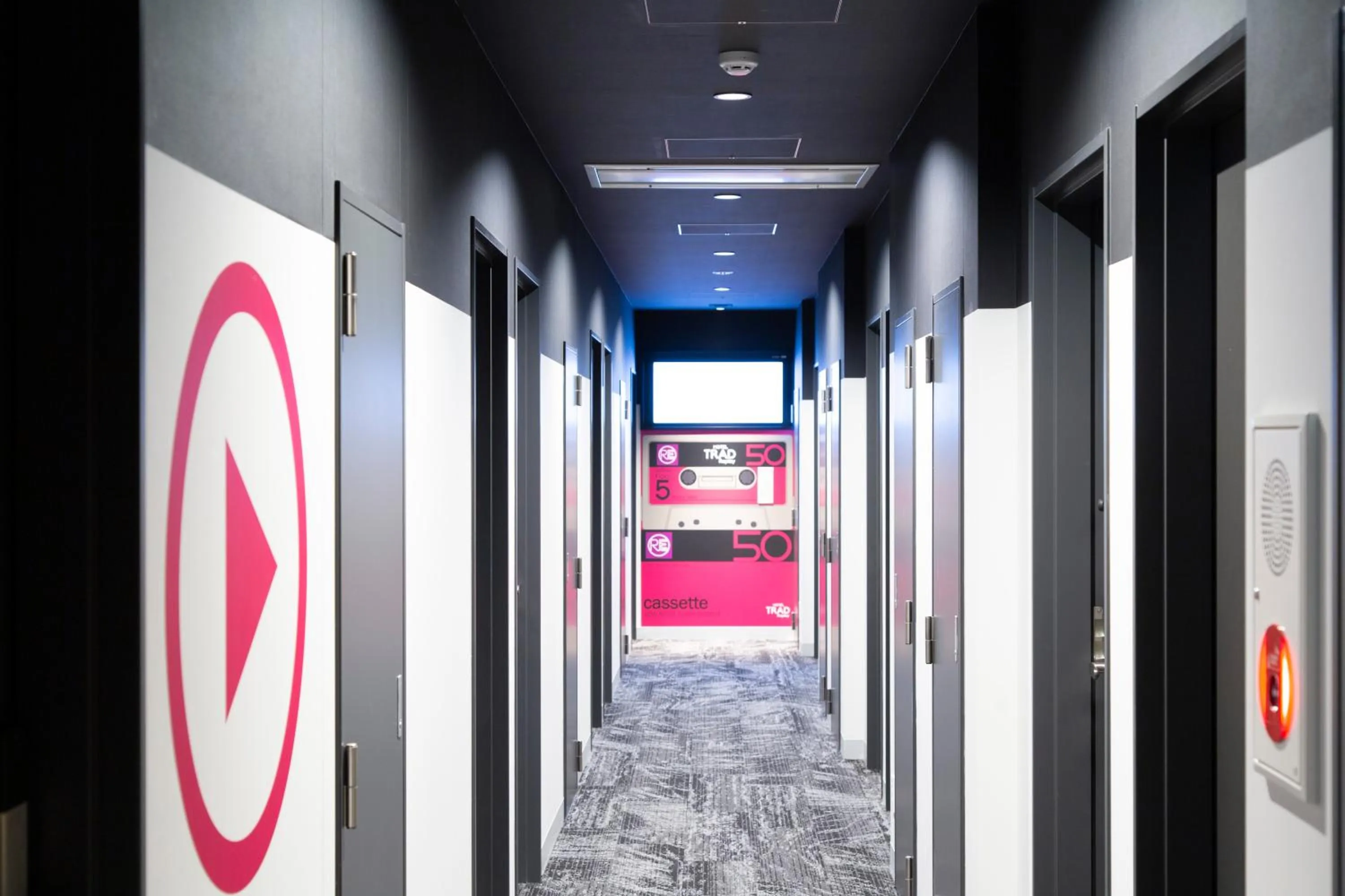 Area and facilities in HOTEL TRAD Replay