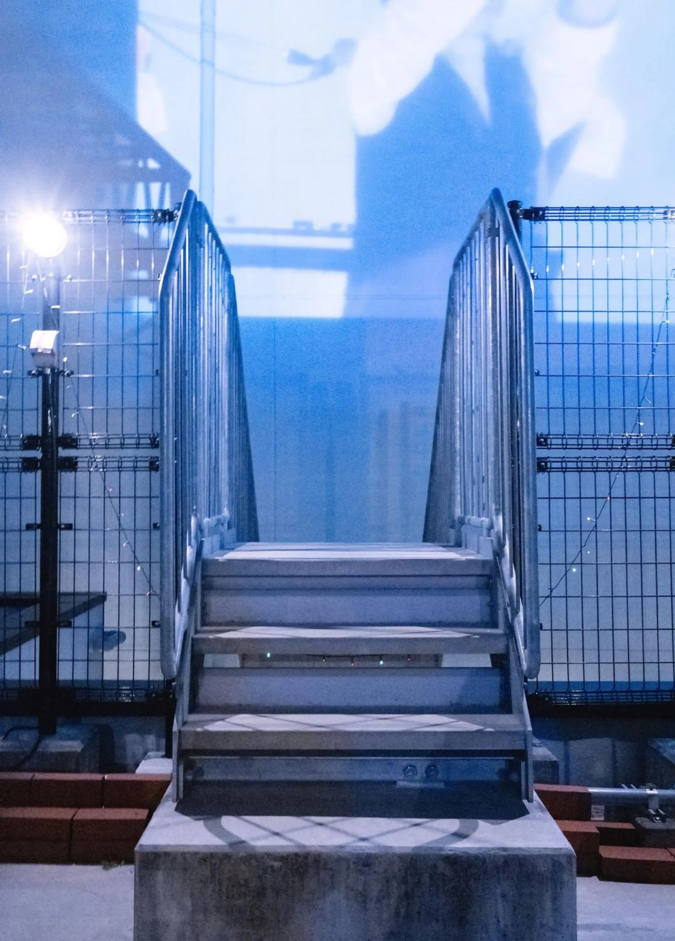 Property building in HOTEL TRAD Replay