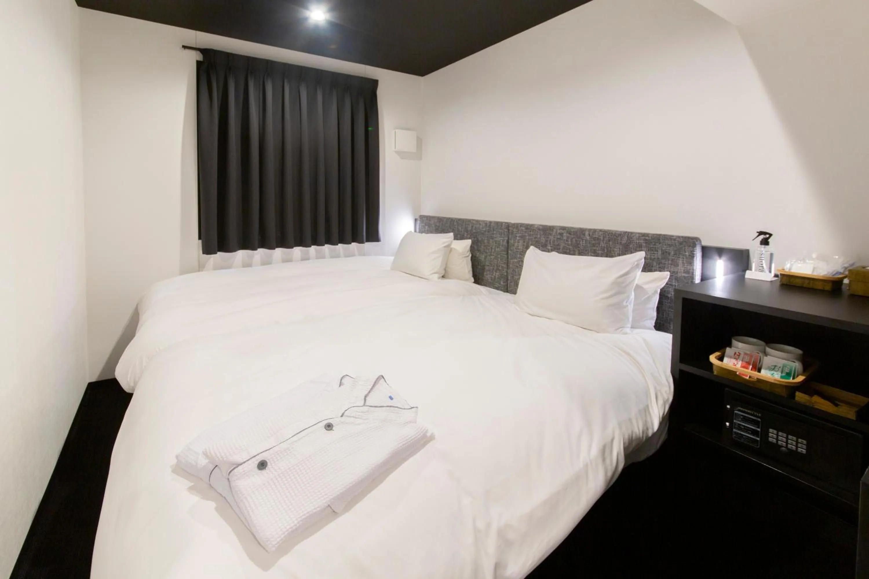 Photo of the whole room, Bed in HOTEL TRAD Replay