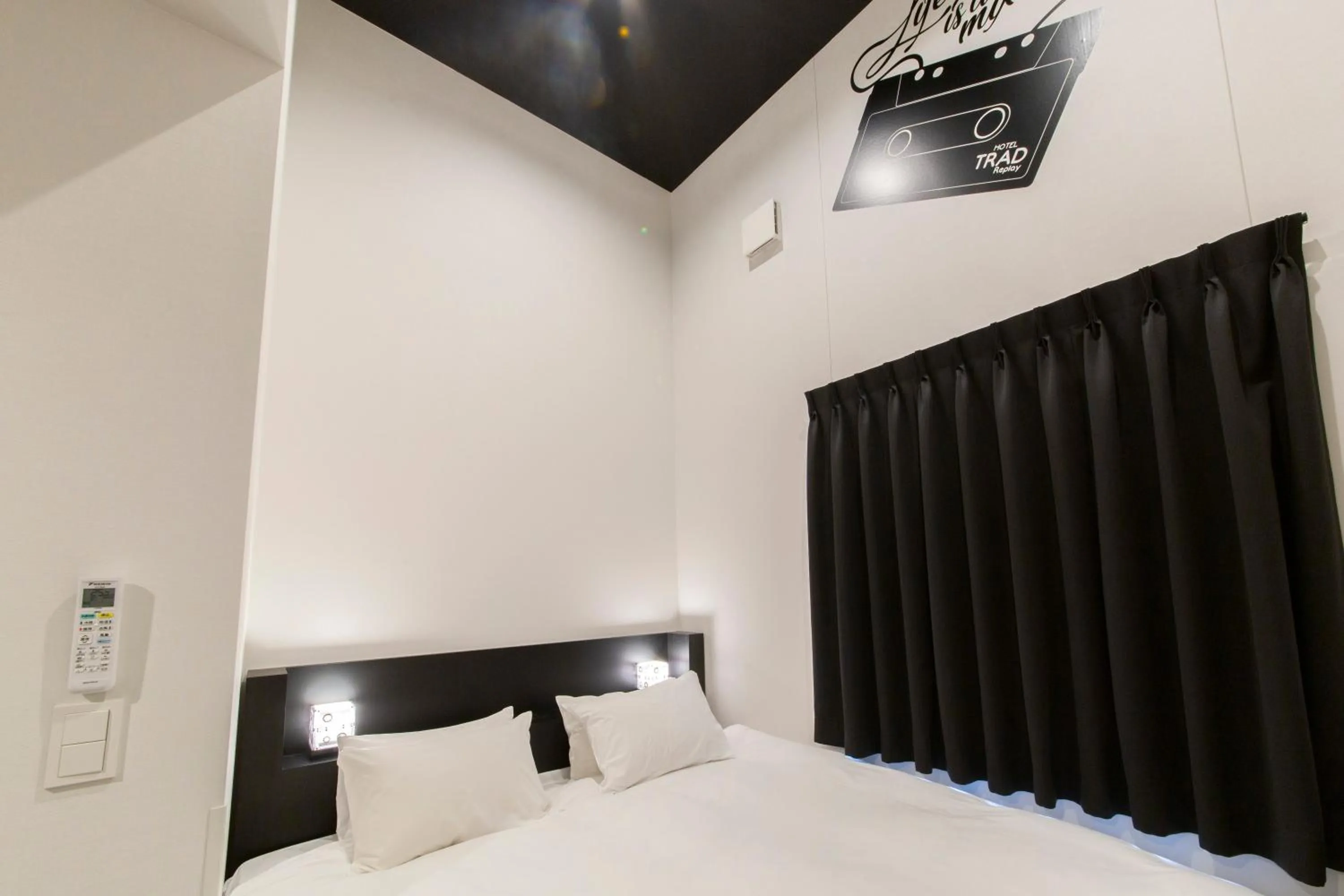 Photo of the whole room, Bed in HOTEL TRAD Replay