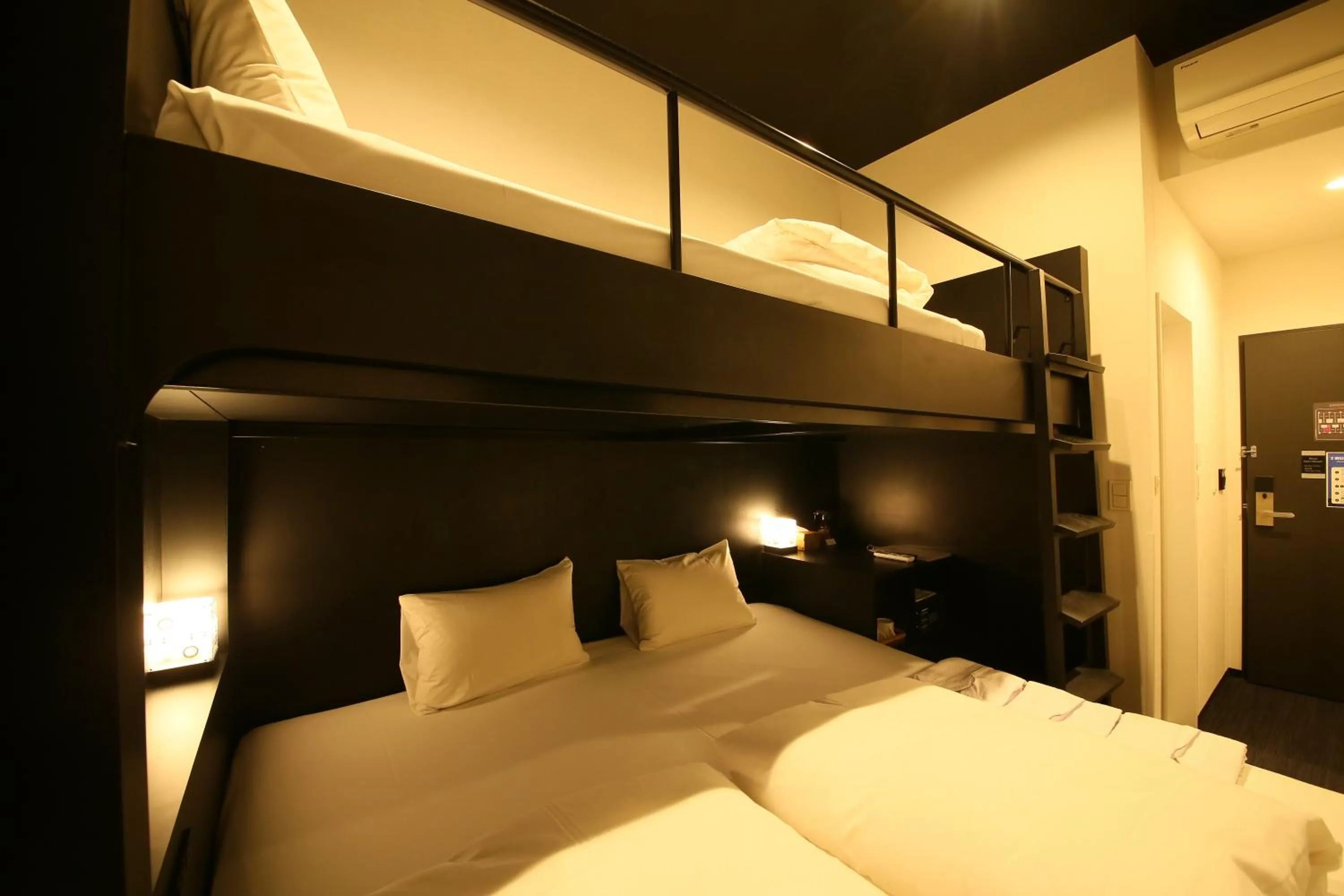 Bed in HOTEL TRAD Replay