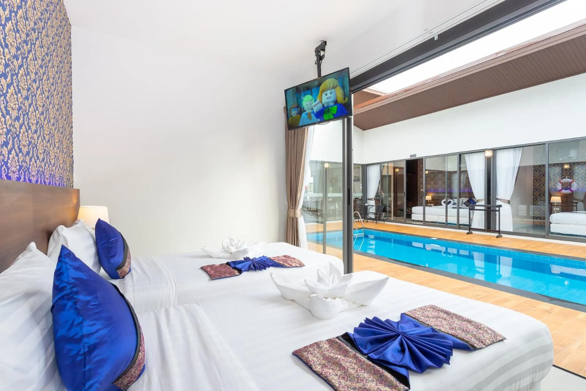 Photo of the whole room, Bed in The Thames Pool Access Resort & Villa - SHA Extra Plus