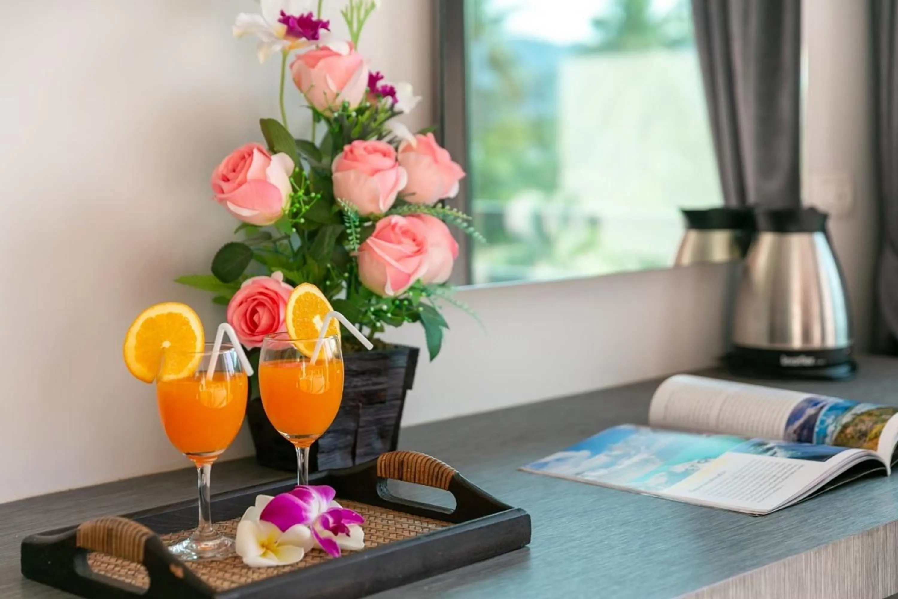 Food and drinks in The Thames Pool Access Resort & Villa - SHA Extra Plus