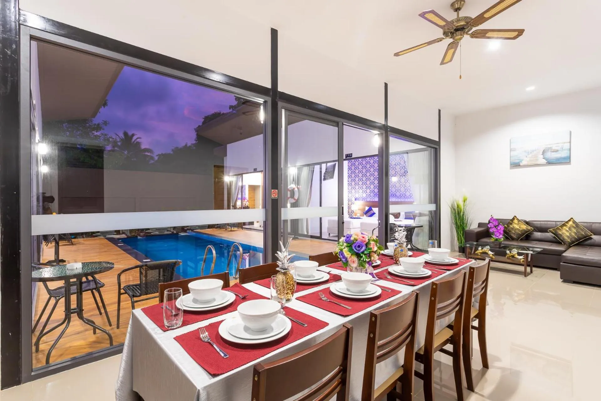 Restaurant/places to eat in The Thames Pool Access Resort & Villa - SHA Extra Plus