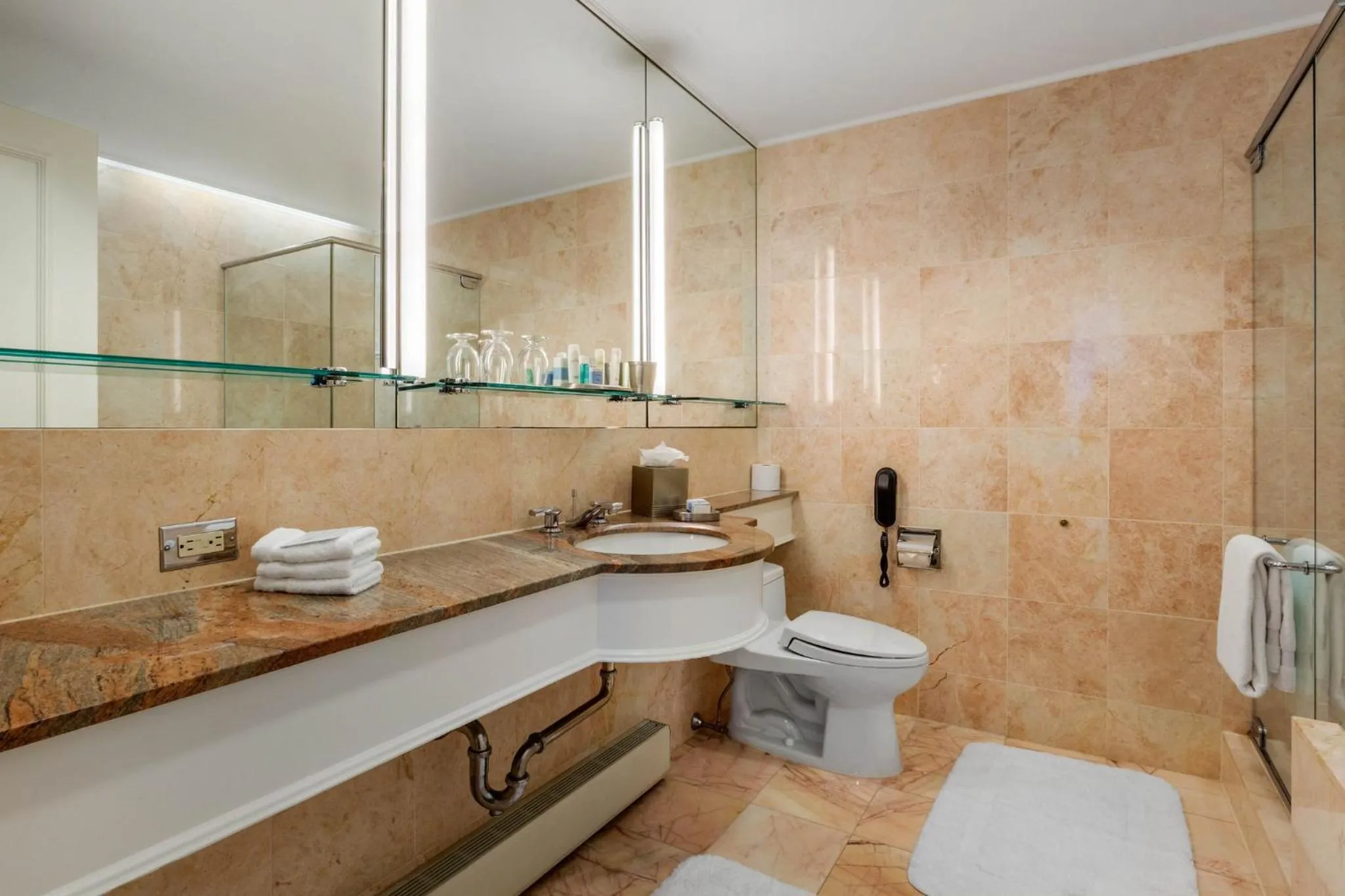 Photo of the whole room in Omni Berkshire Place