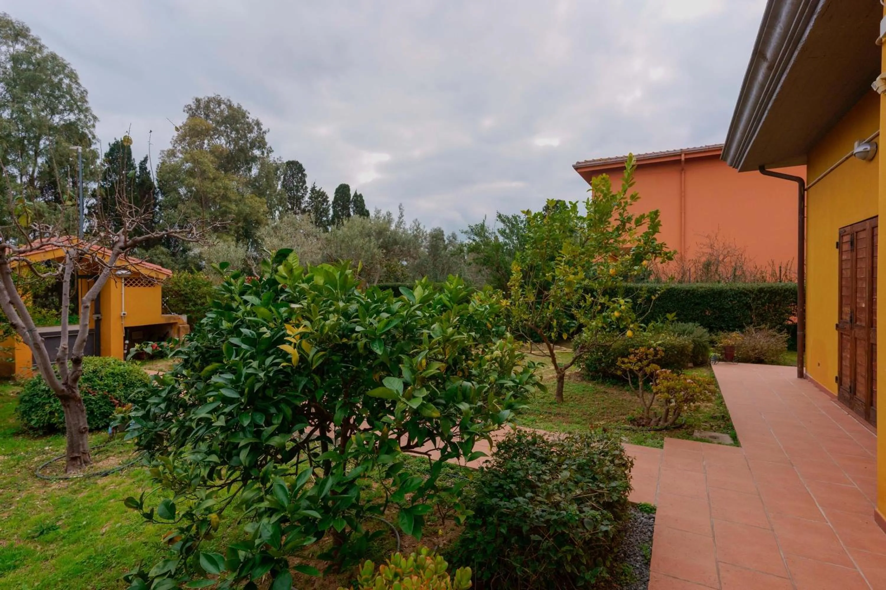 Garden in B&B Gassa d'Amante