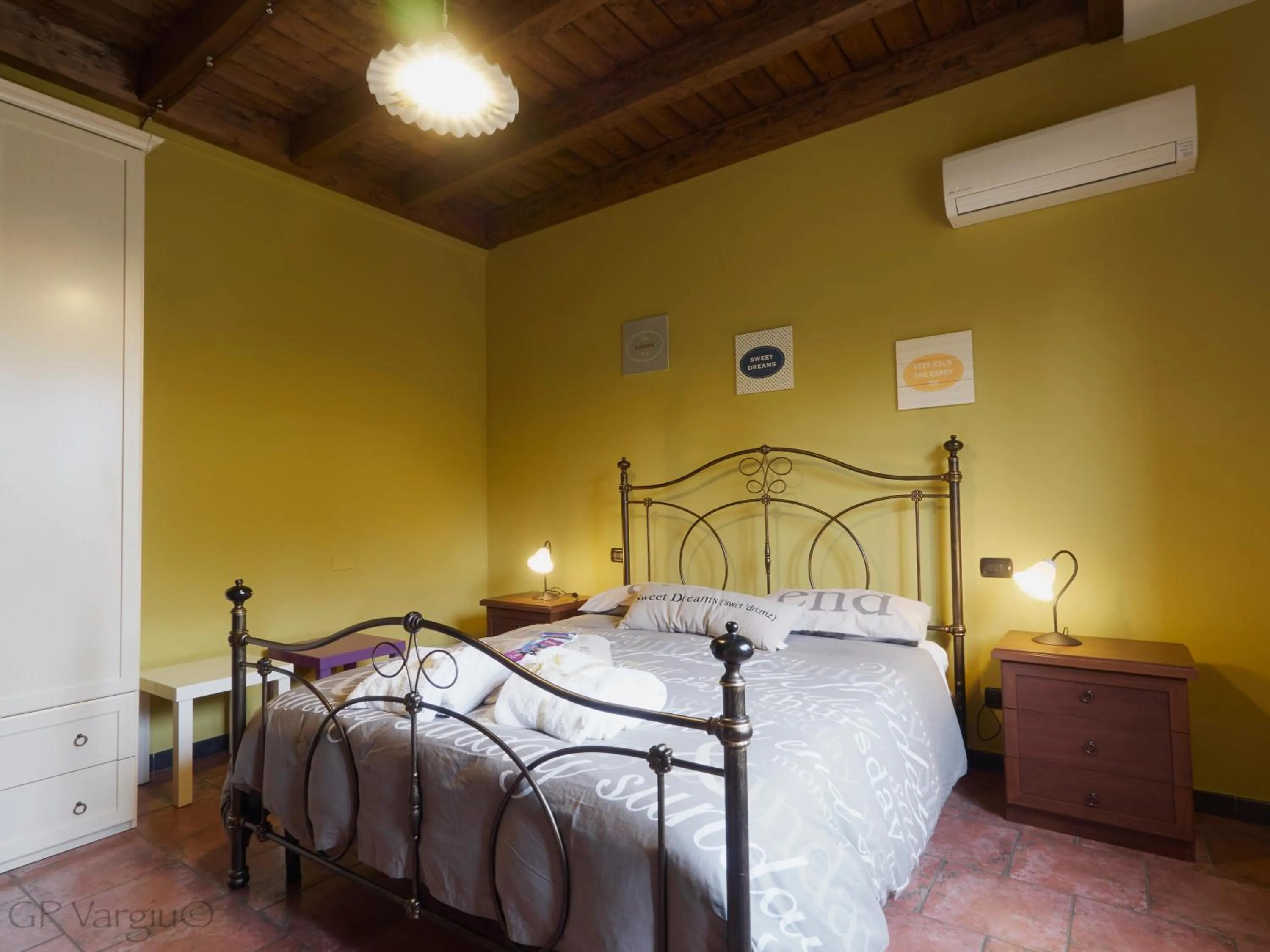 Bed in B&B Gassa d'Amante