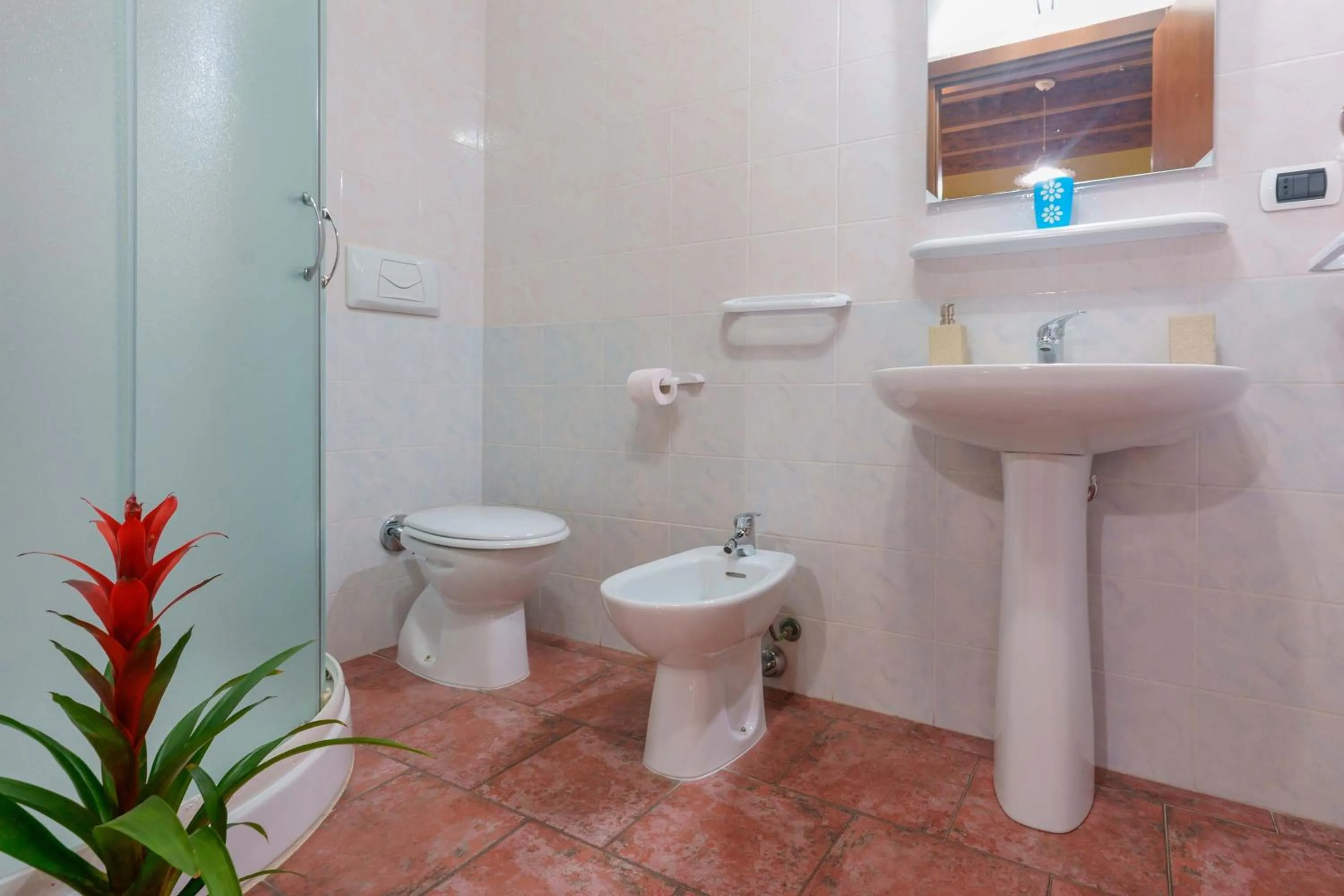 Toilet in B&B Gassa d'Amante