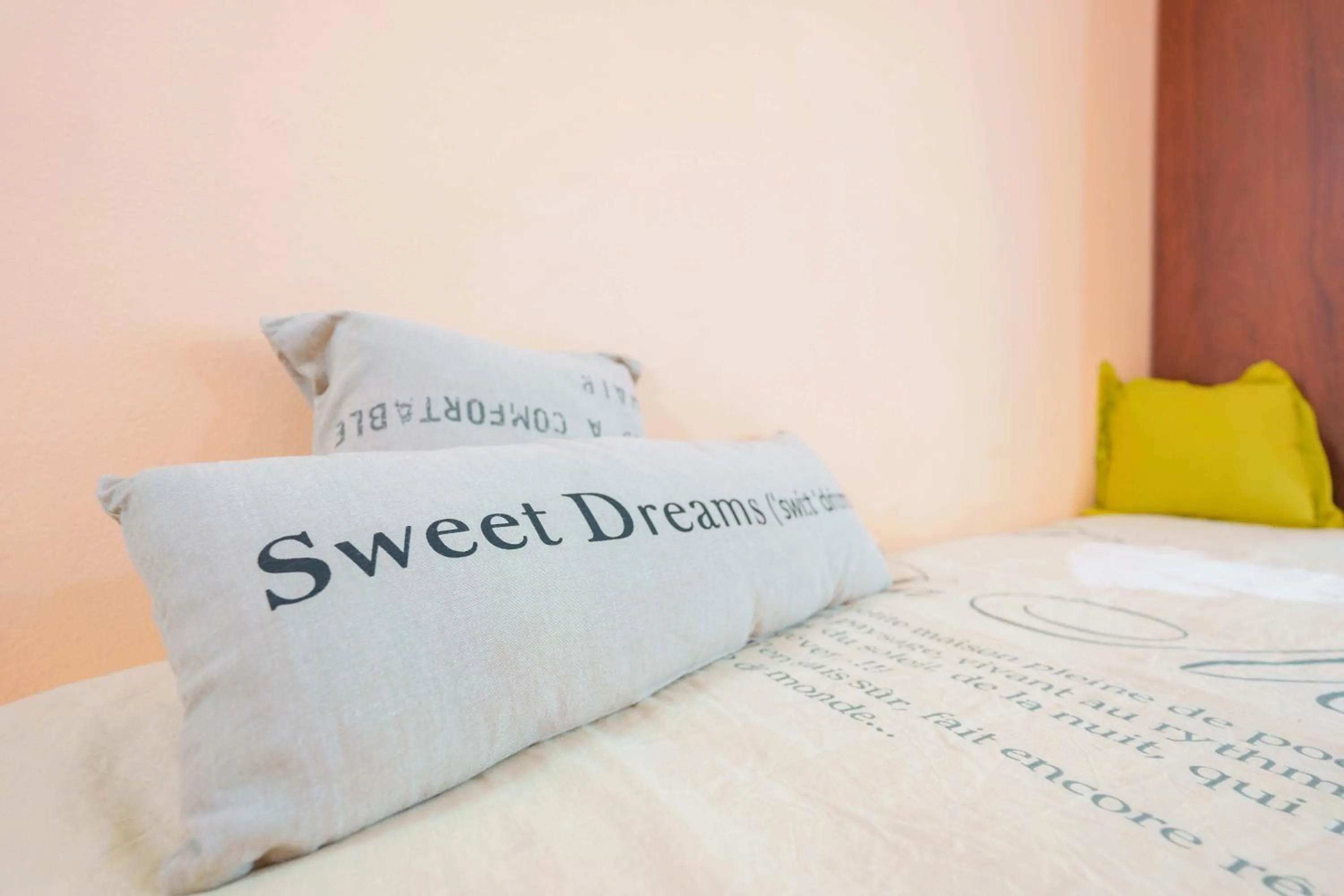 Decorative detail, Bed in B&B Gassa d'Amante