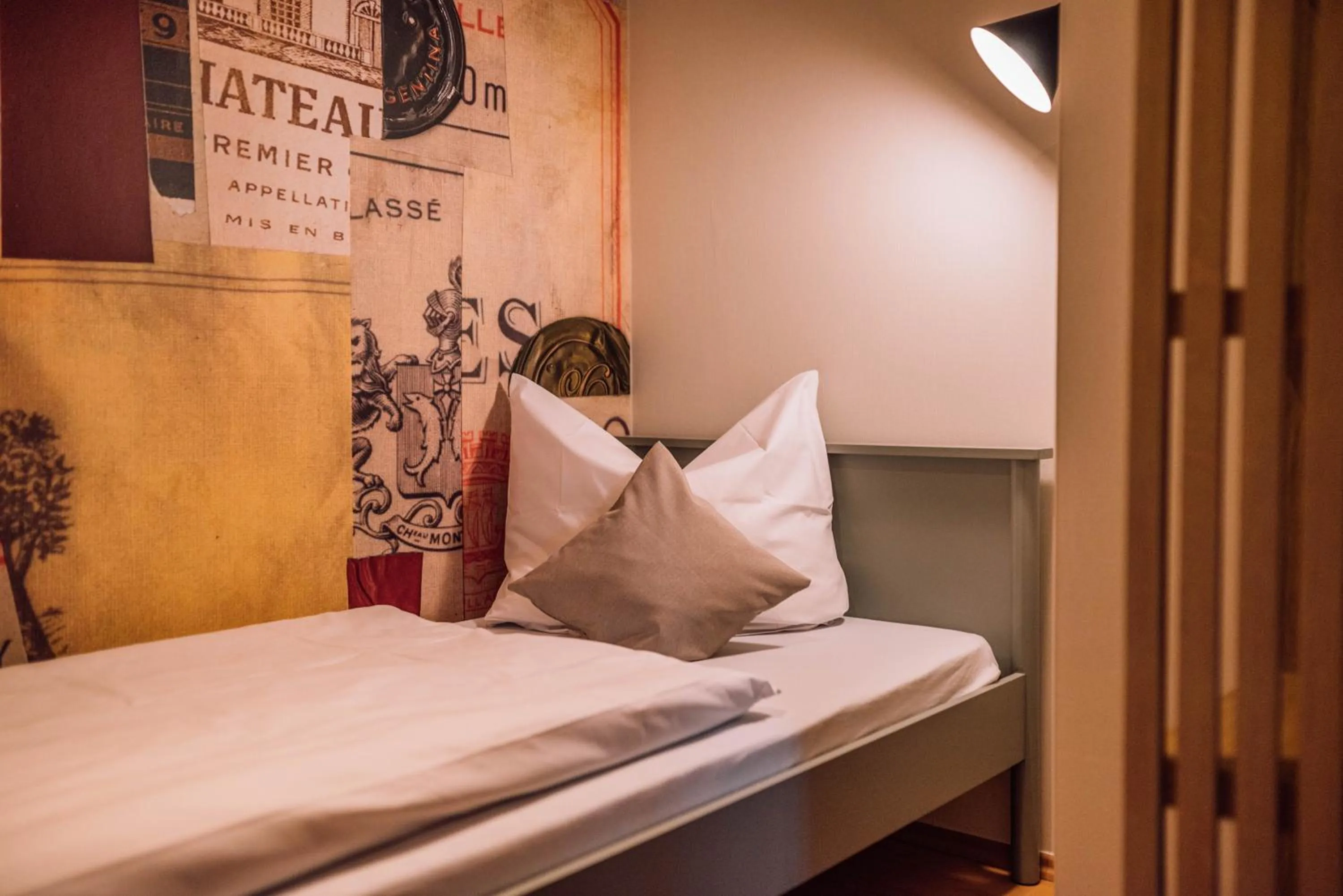 Bedroom, Bed in Schmidtburger Hof