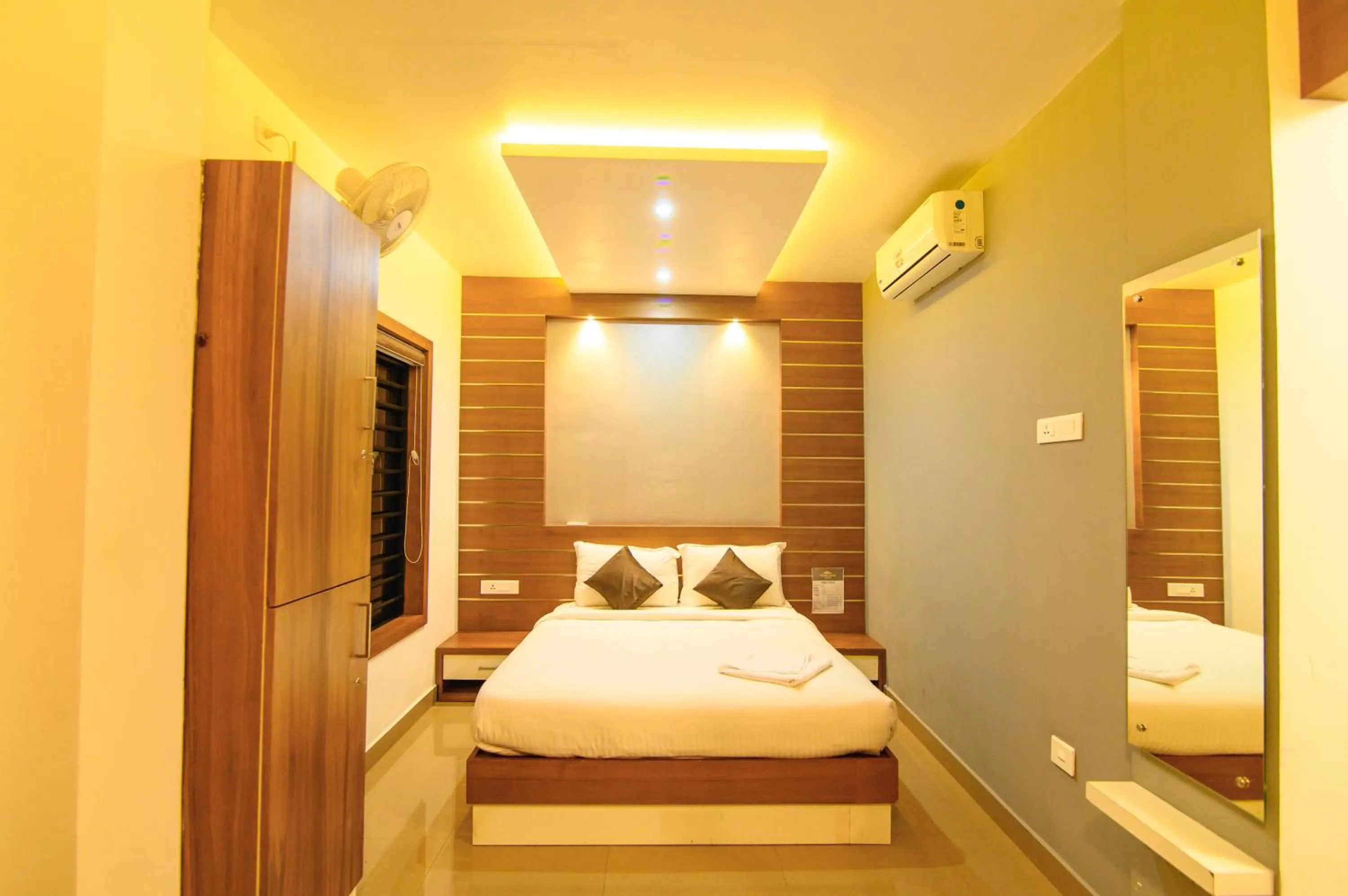 Bedroom, Bed in Royal Plaza Wayanad
