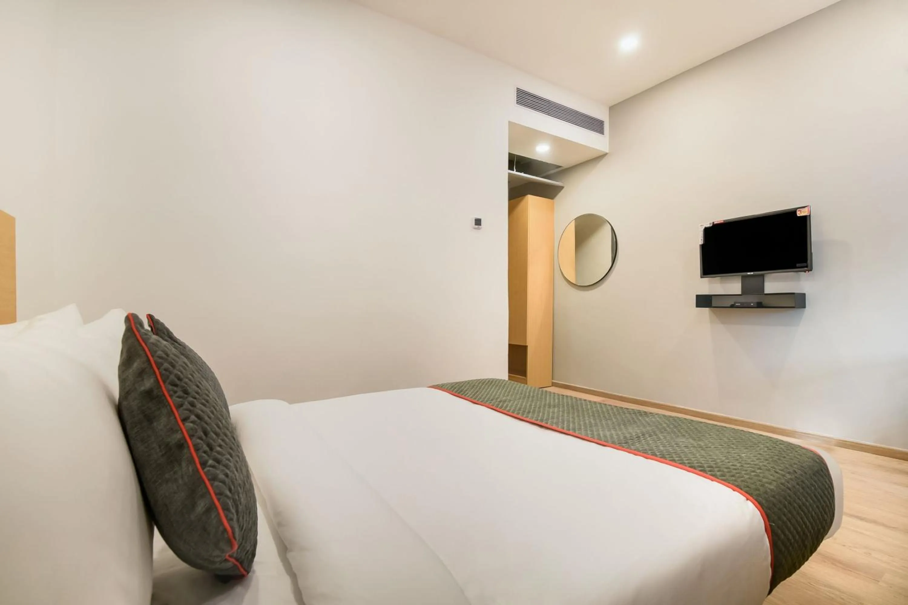 Bedroom, Bed in Townhouse The Awadh Airport