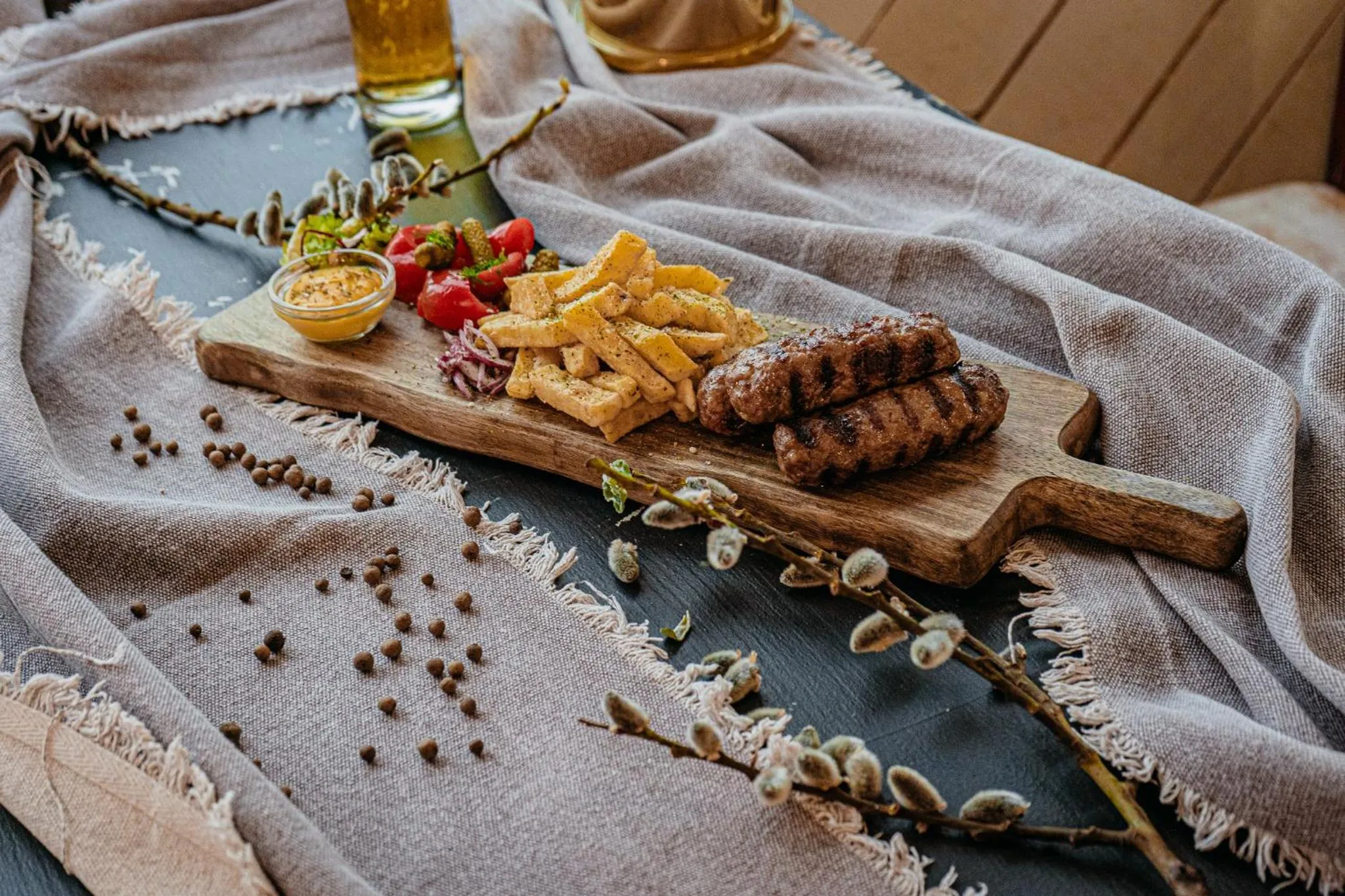 Food and drinks in Ursa Mica Glamping Resort