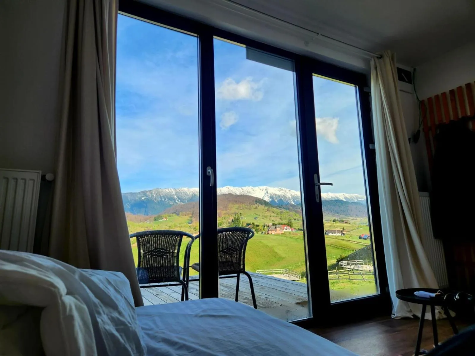 Bed in Ursa Mica Glamping Resort