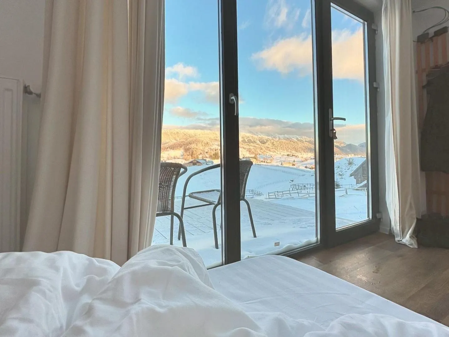 Bed in Ursa Mica Glamping Resort