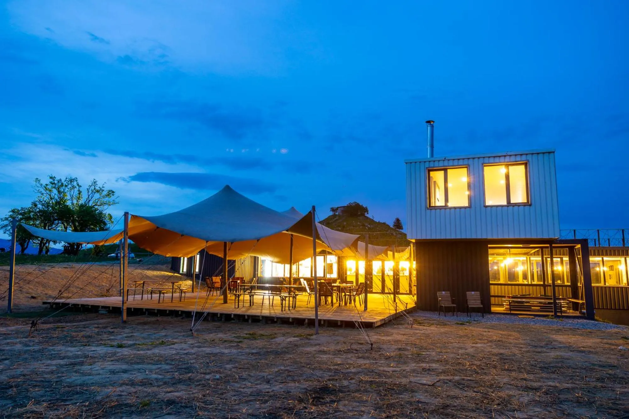 Restaurant/places to eat in Ursa Mica Glamping Resort