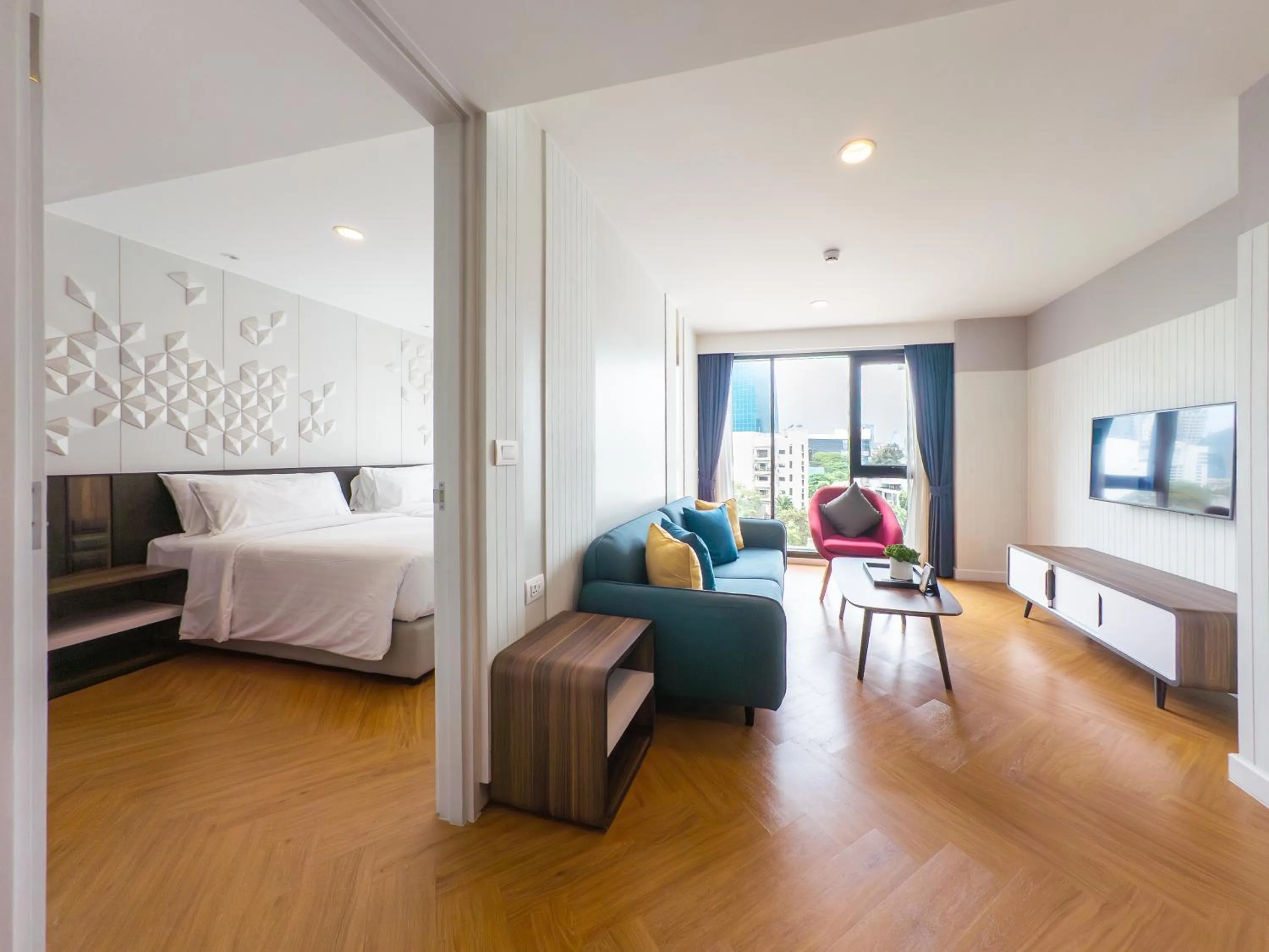 Living room, Bed in Amanta Hotel & Residence Sathorn