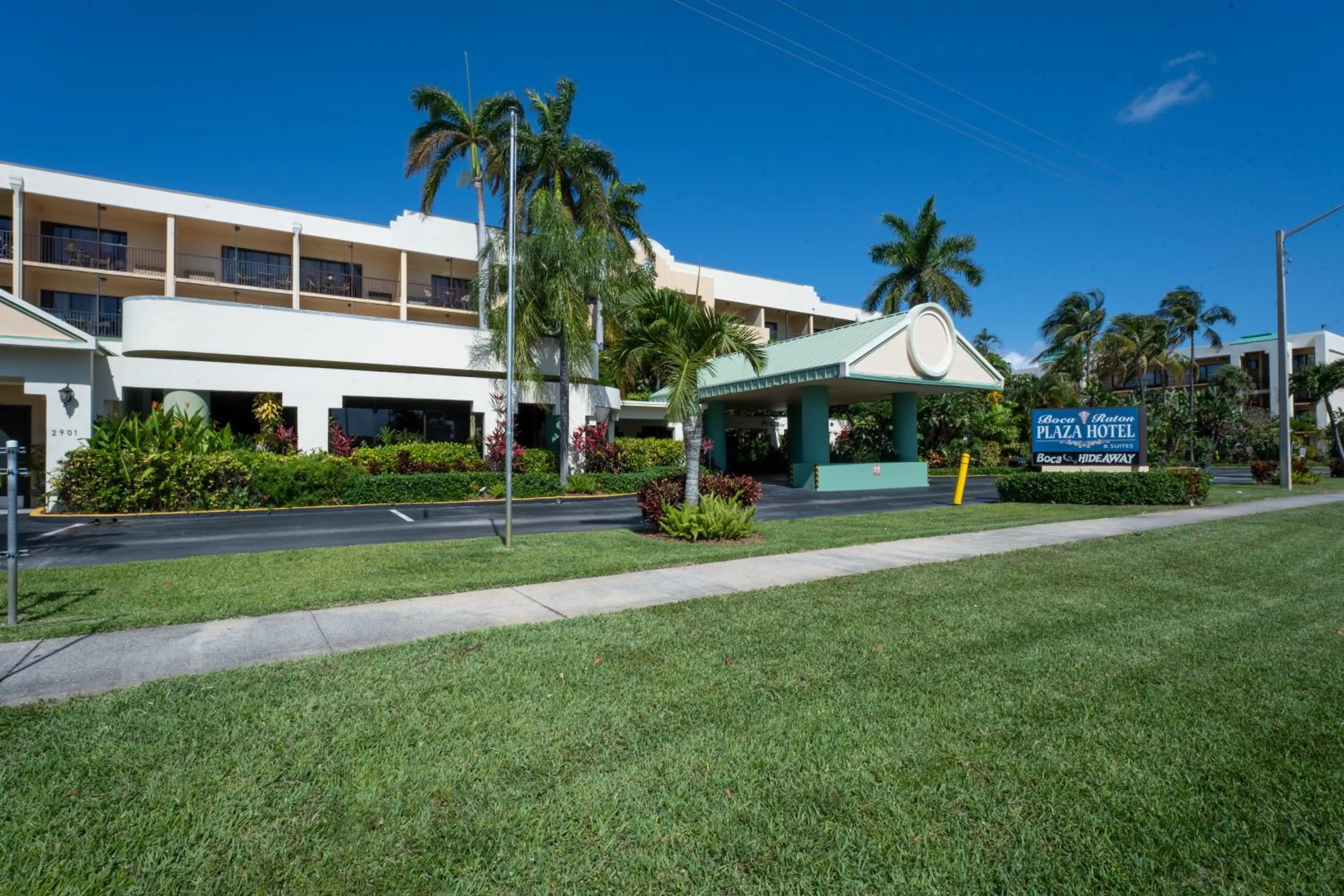 Property building in Boca Plaza