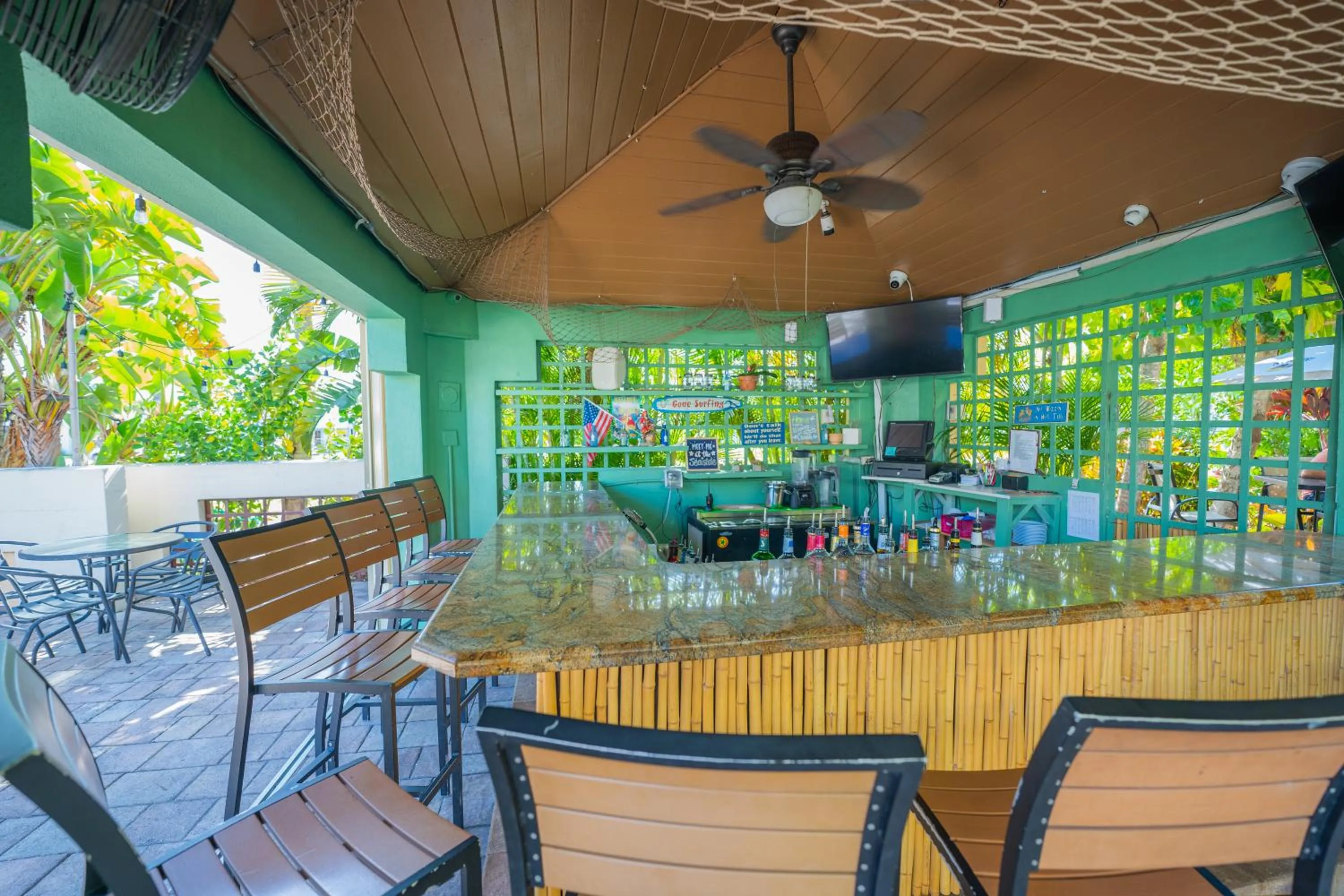 Restaurant/places to eat in Boca Plaza