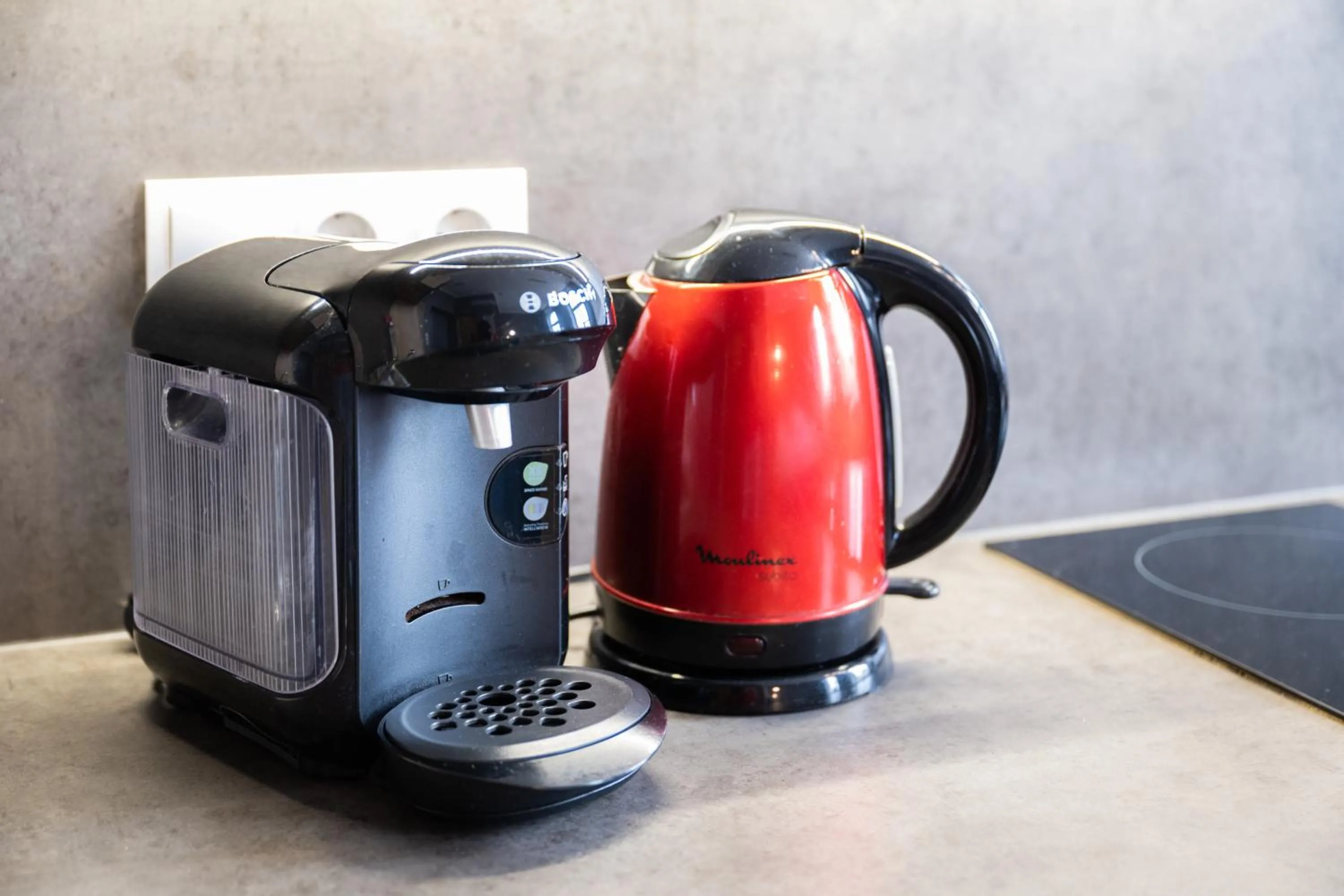 Coffee/tea facilities in KH Opera Apartments