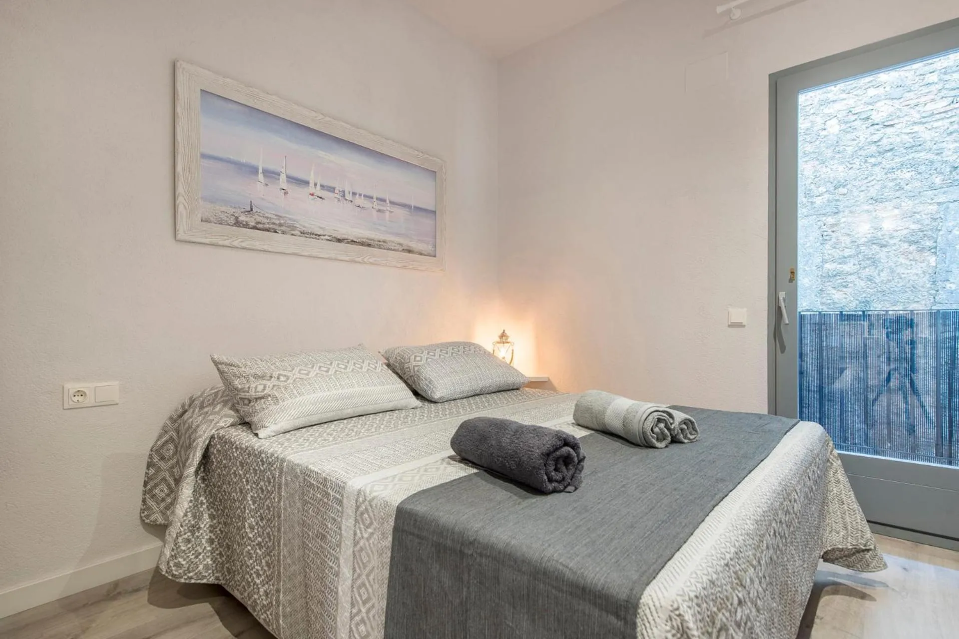 Bed in Lovely and bright apartment in the heart of Banyoles