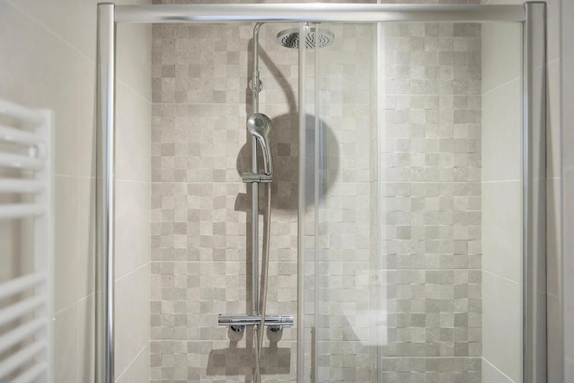 Bathroom in Lovely and bright apartment in the heart of Banyoles