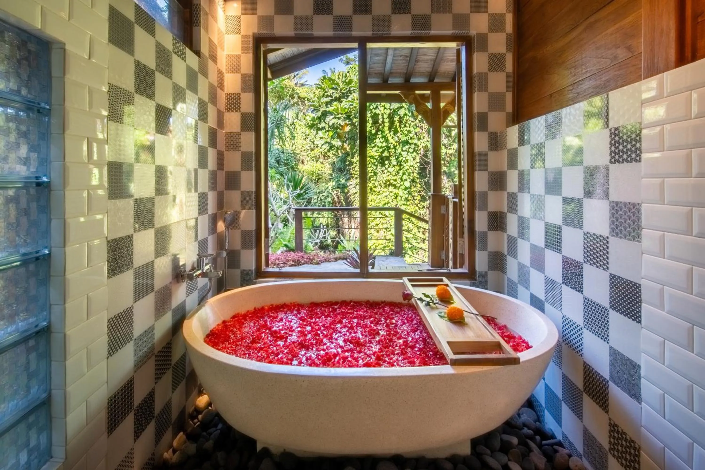 Bathroom in Parvati Retreat Villas
