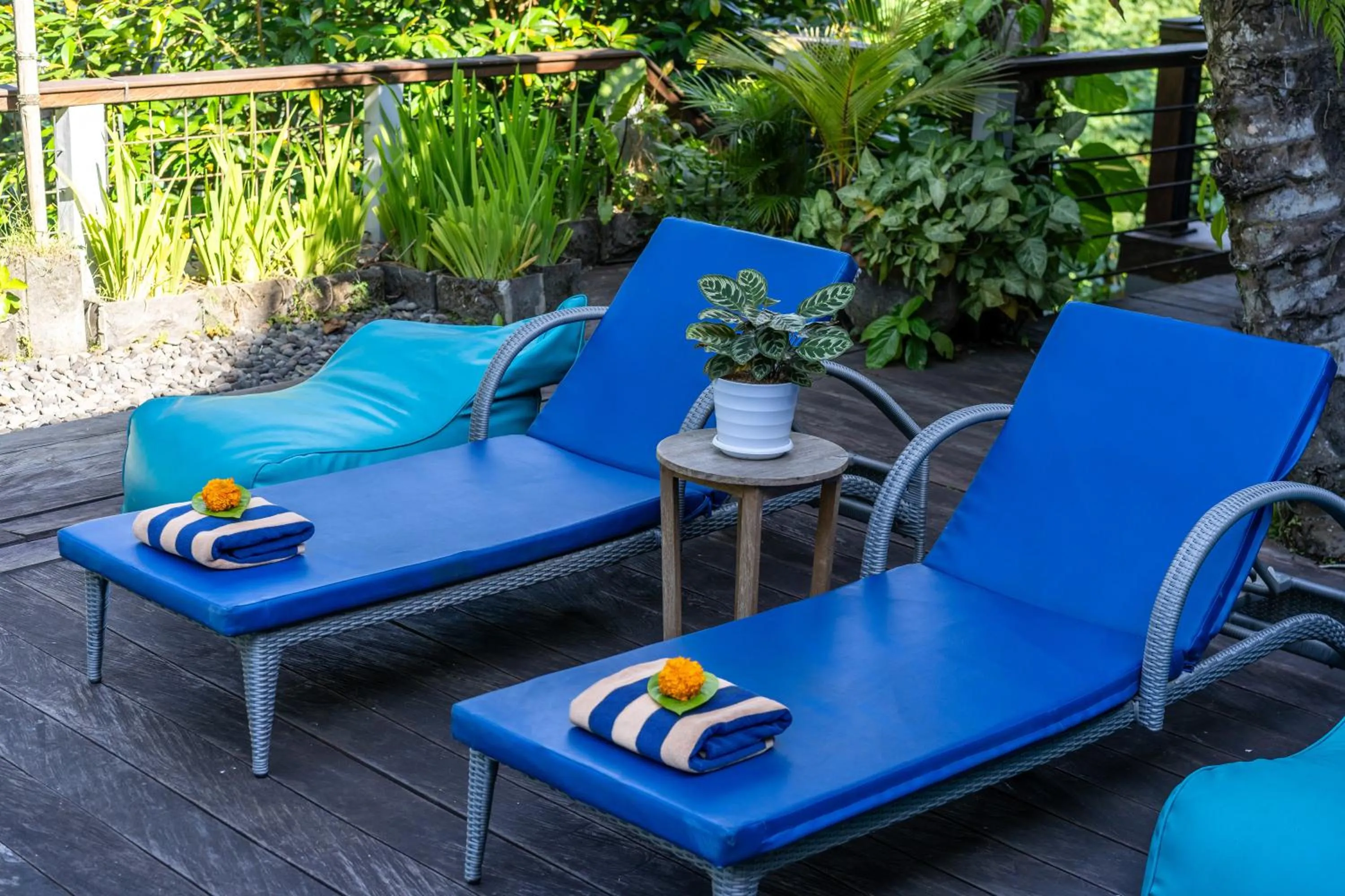 sunbed in Parvati Retreat Villas