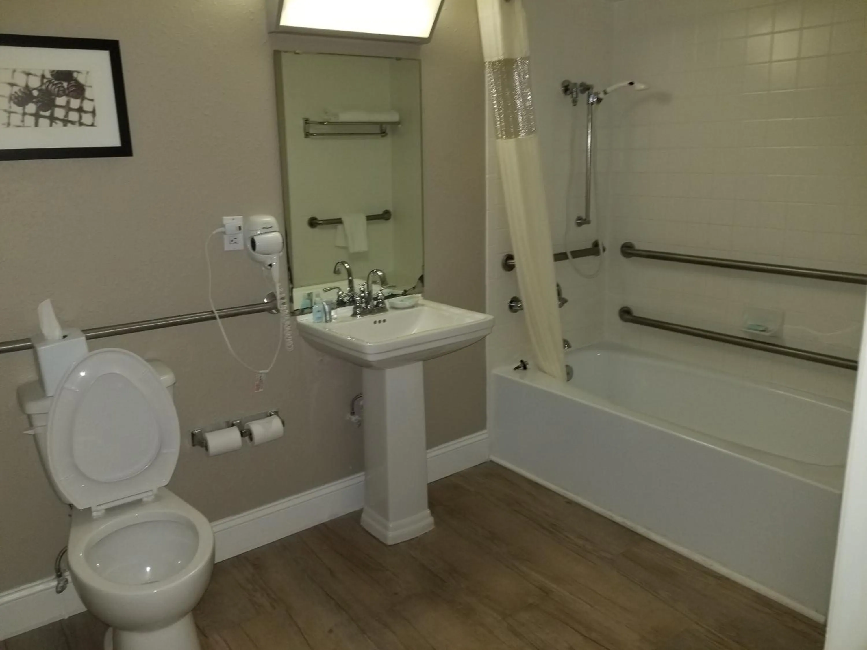 Bathroom in Stayable Select Gainesville