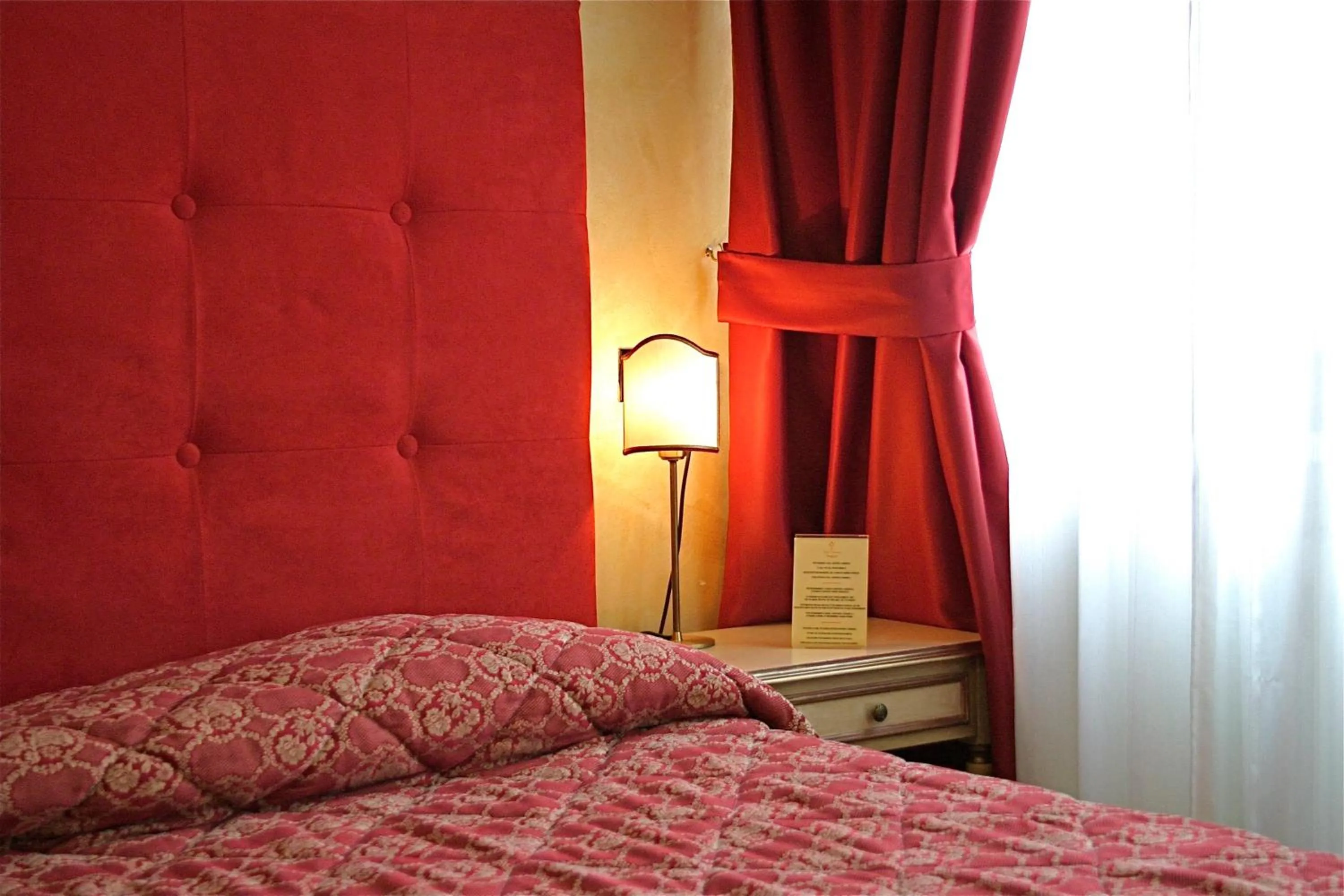 Bed in Hotel Fiordigigli