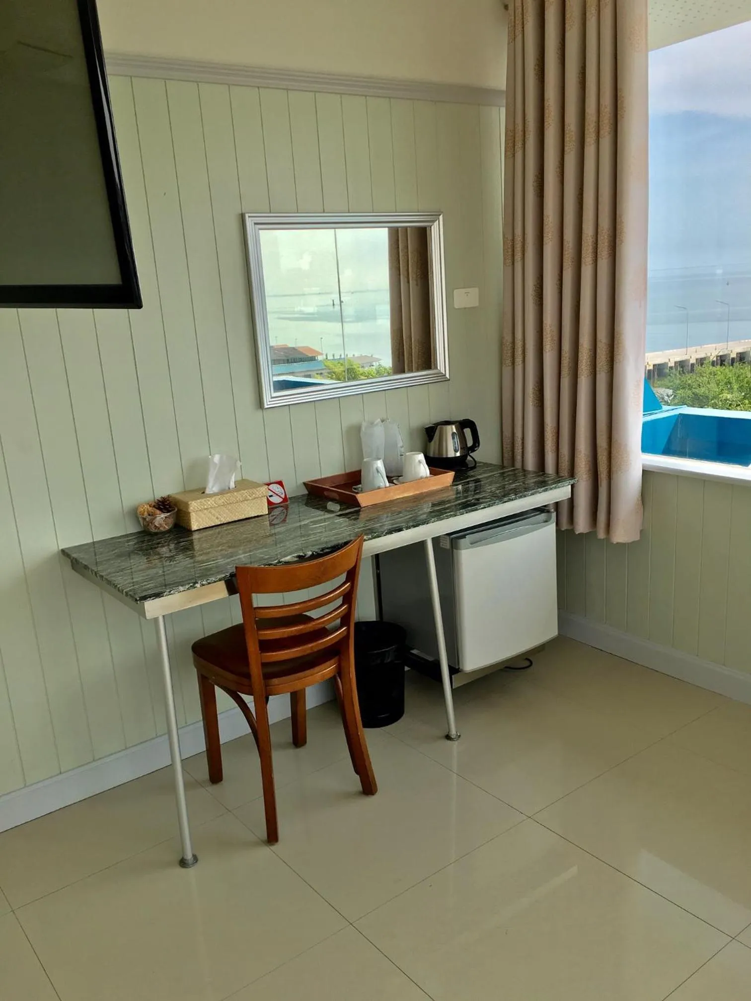PierView Rooms