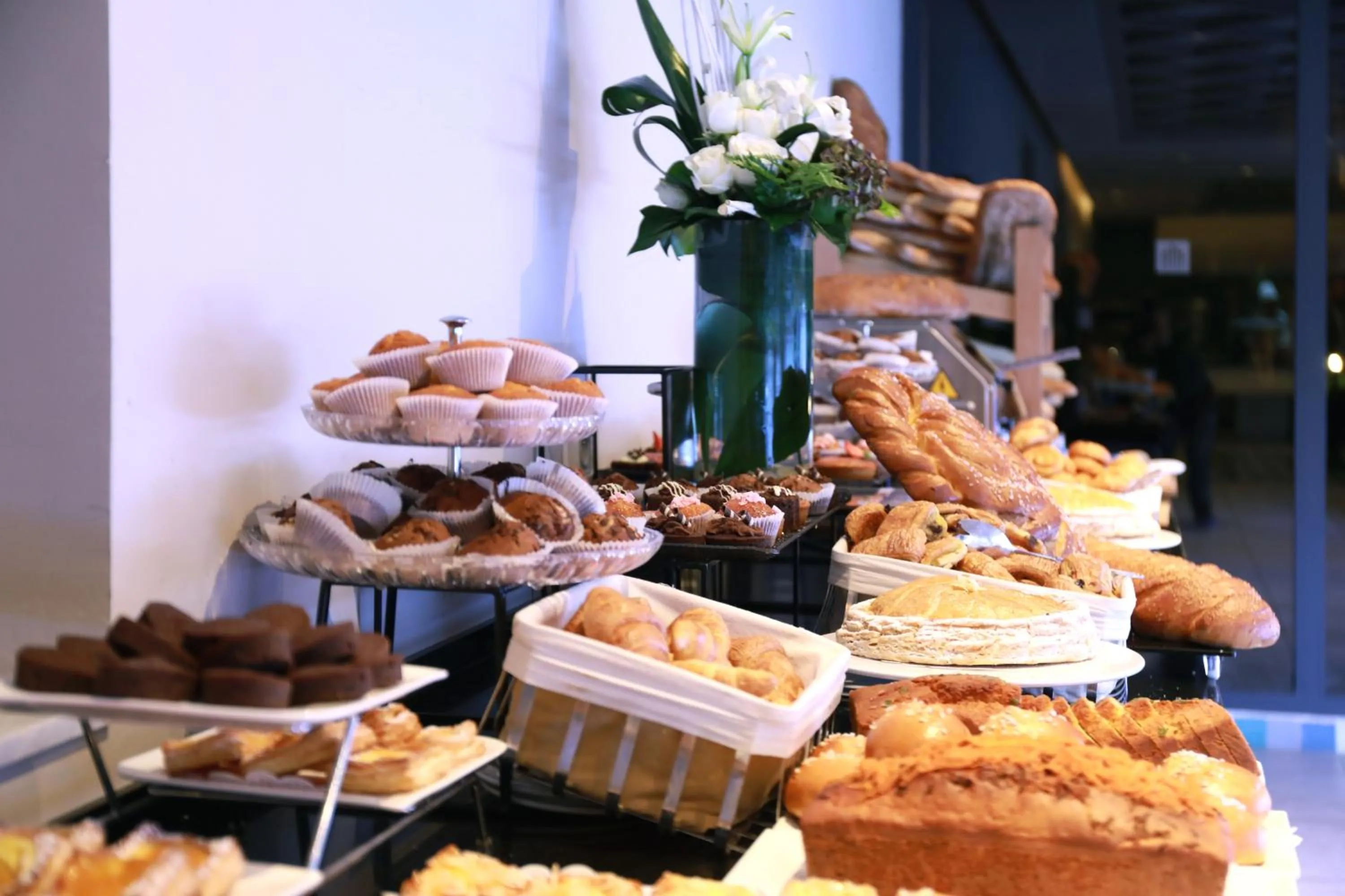 Breakfast in Kenzi Rose Garden