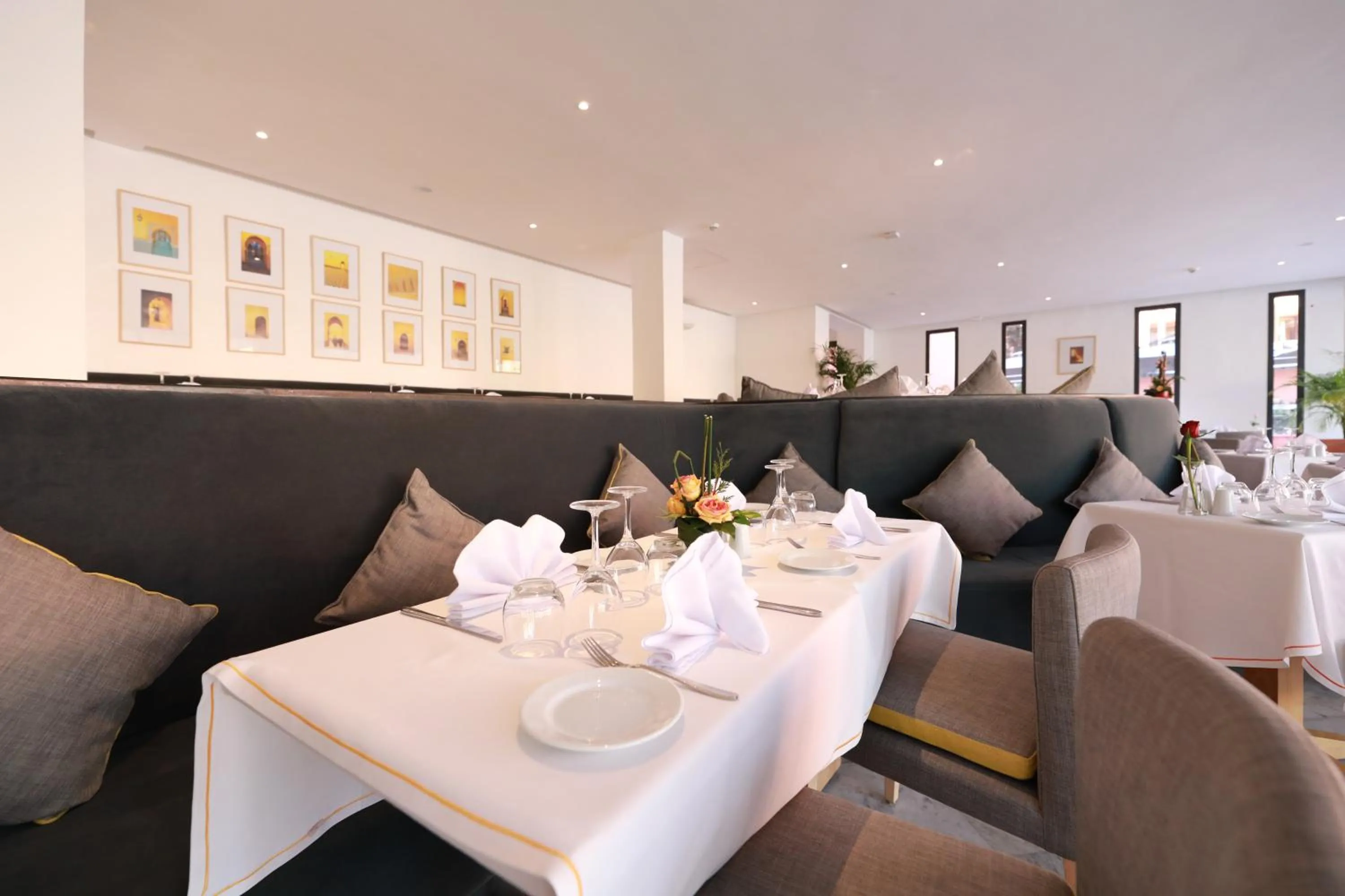 Restaurant/places to eat in Kenzi Rose Garden