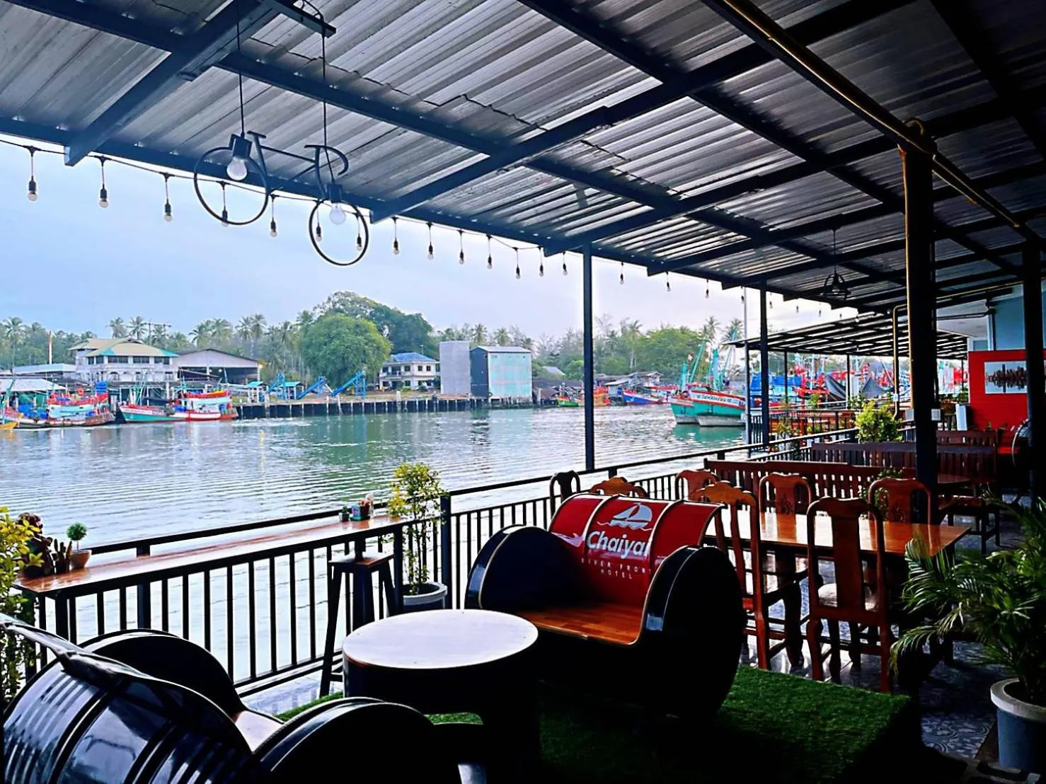 Patio in Chaiyai River Front Hotel