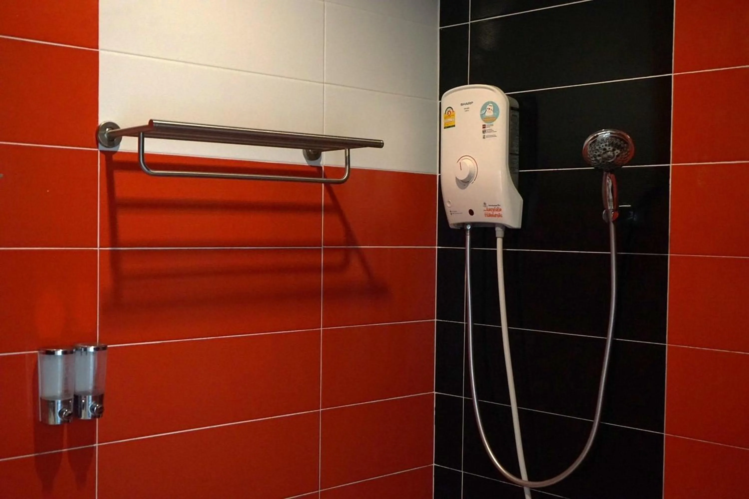 Shower in Chaiyai River Front Hotel