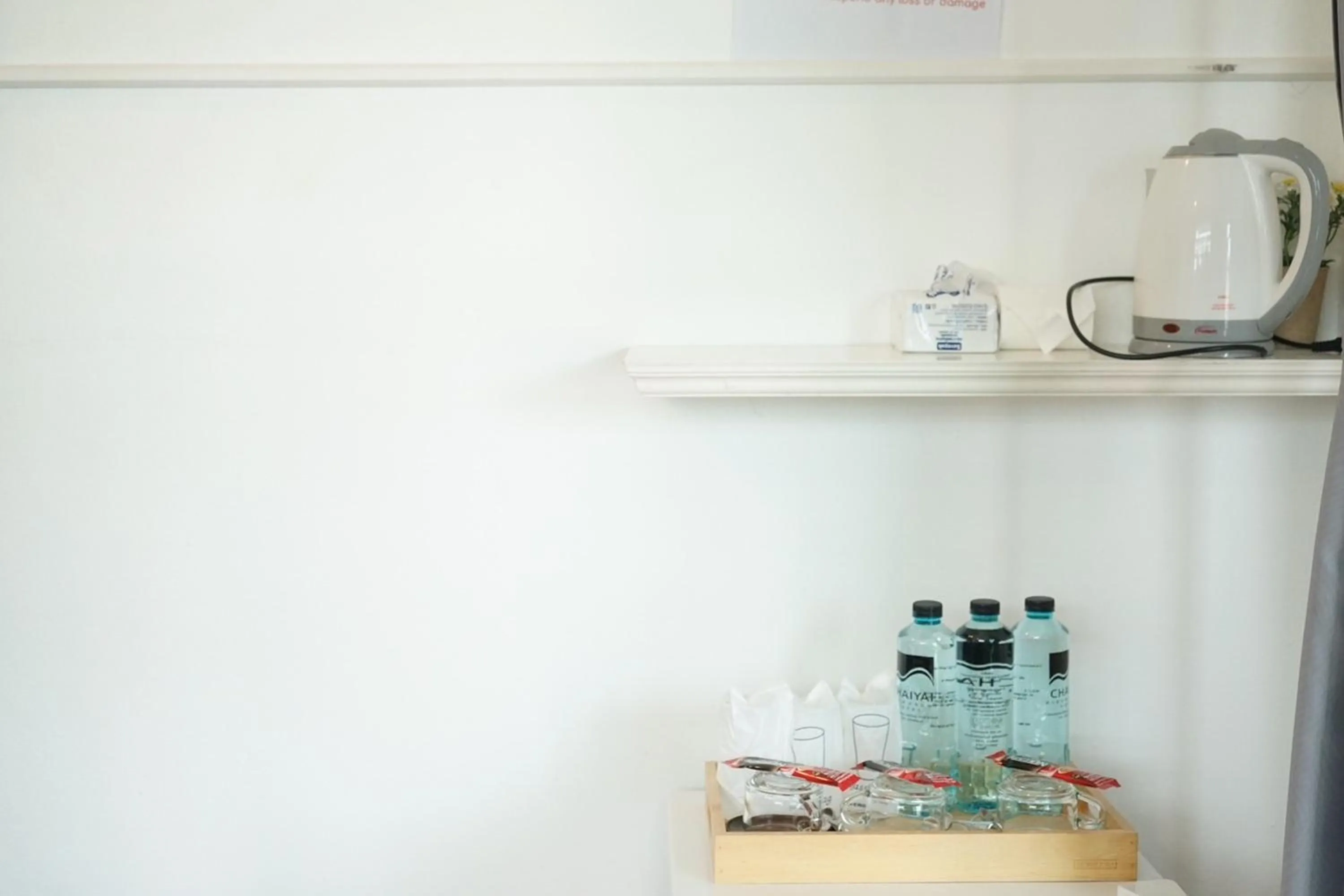 Kitchen or kitchenette in Chaiyai River Front Hotel