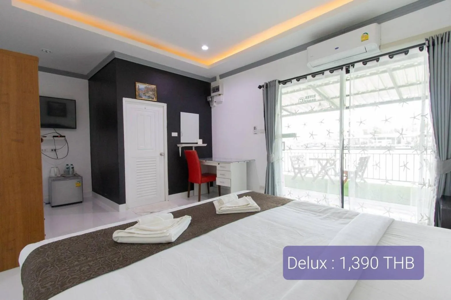 Bed in Chaiyai River Front Hotel