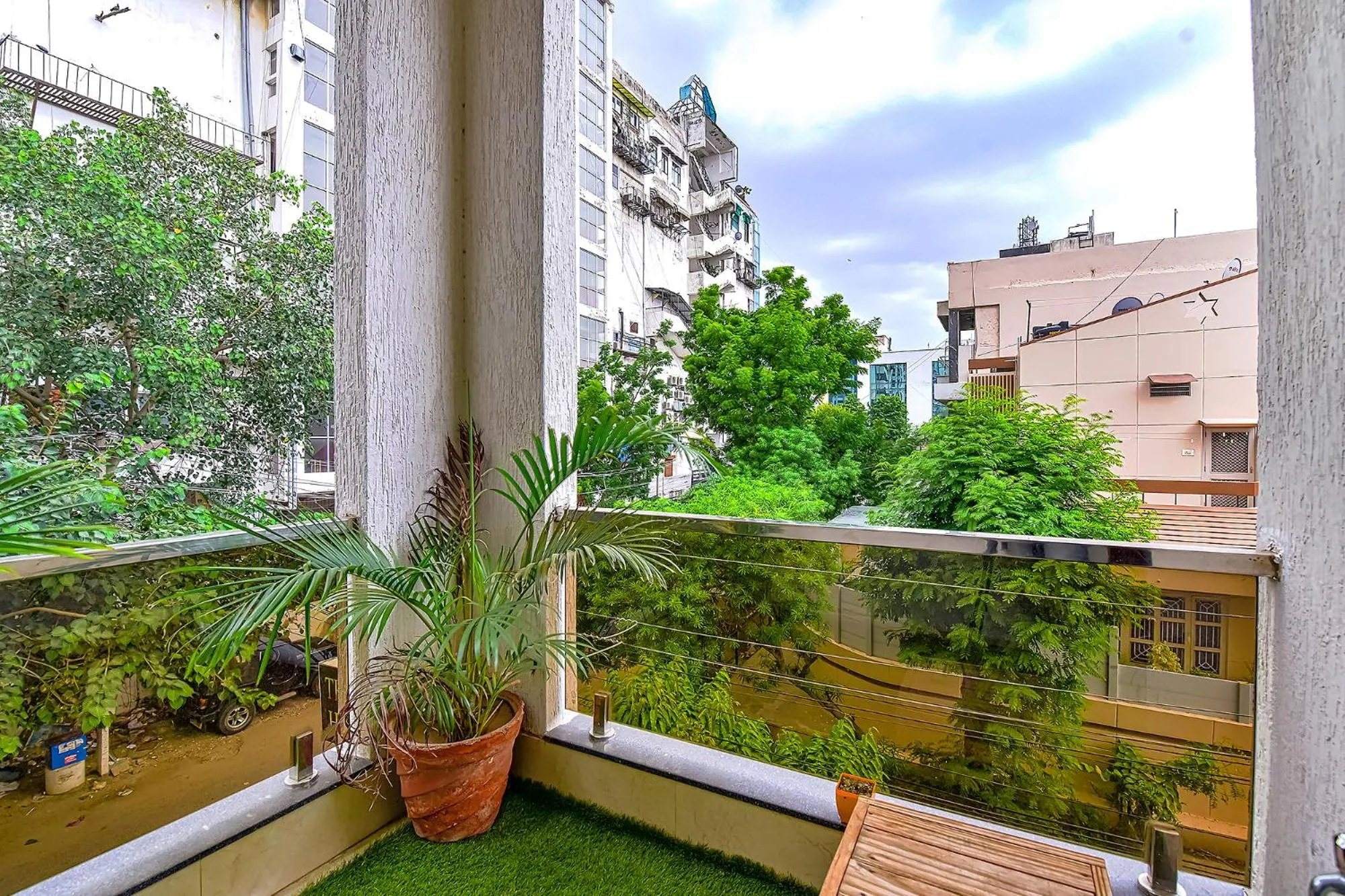 Balcony/Terrace in FabHotel The Castle Homestay