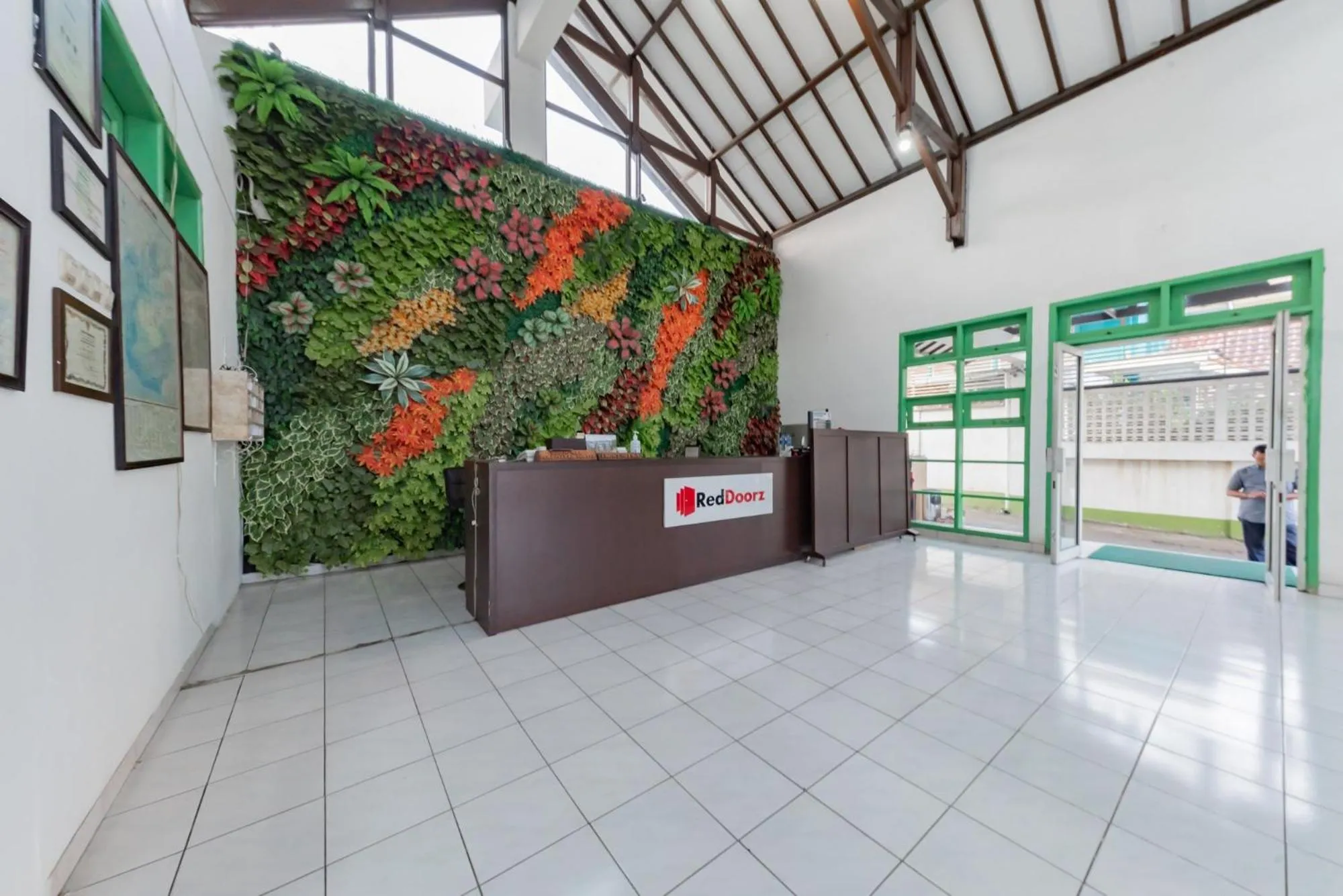 Property building in RedDoorz @ Jalan R.E. Martadinata Sukabumi