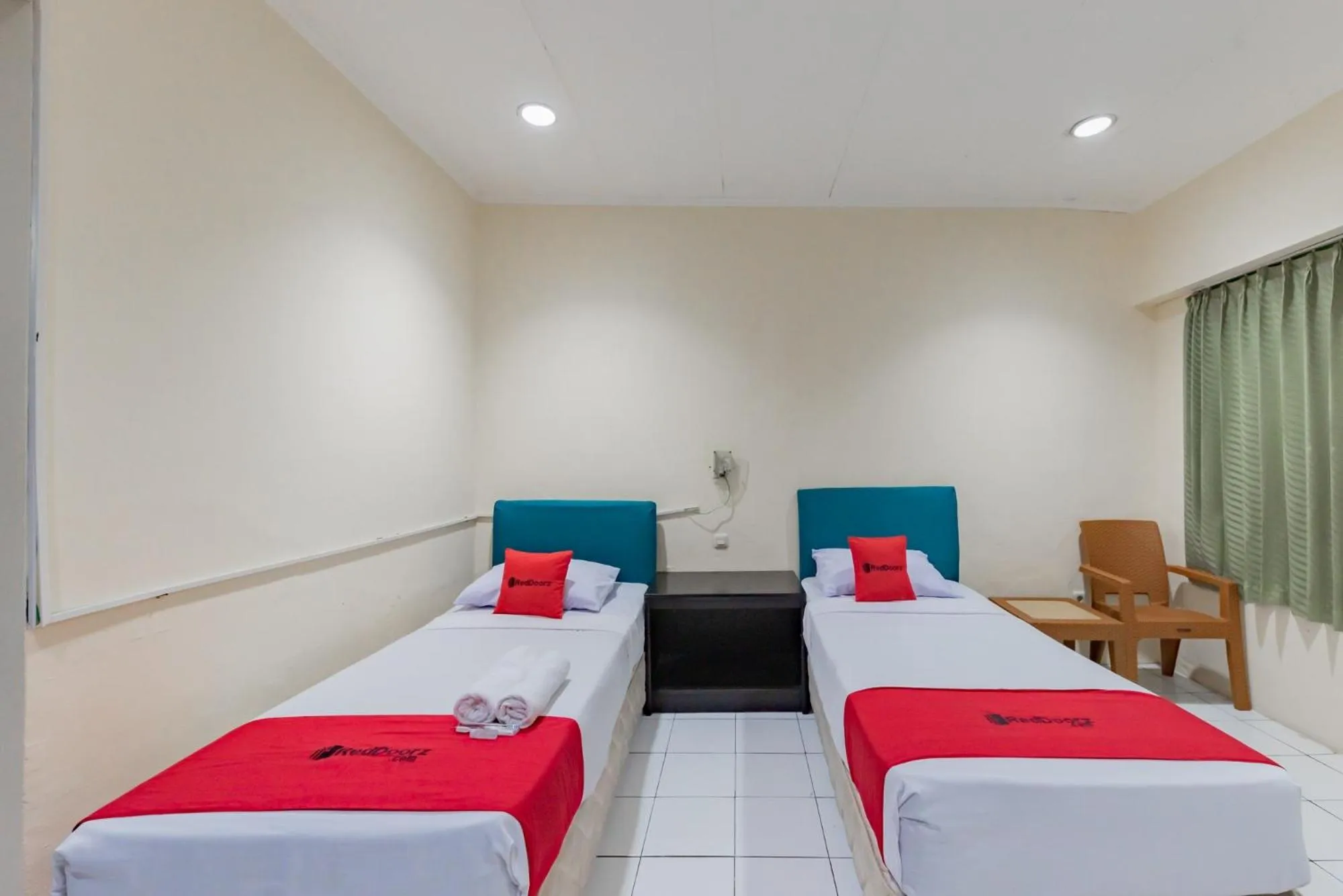 Bed in RedDoorz @ Jalan R.E. Martadinata Sukabumi