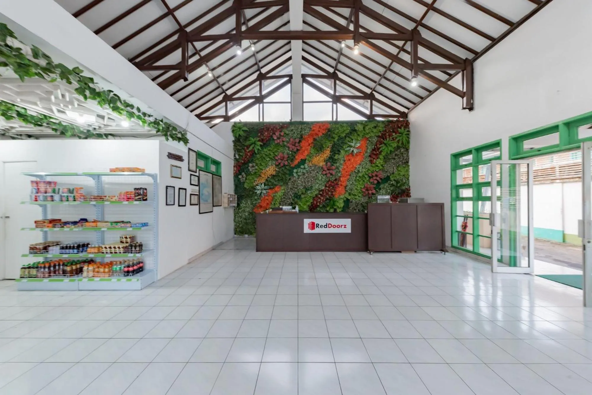 Property building in RedDoorz @ Jalan R.E. Martadinata Sukabumi