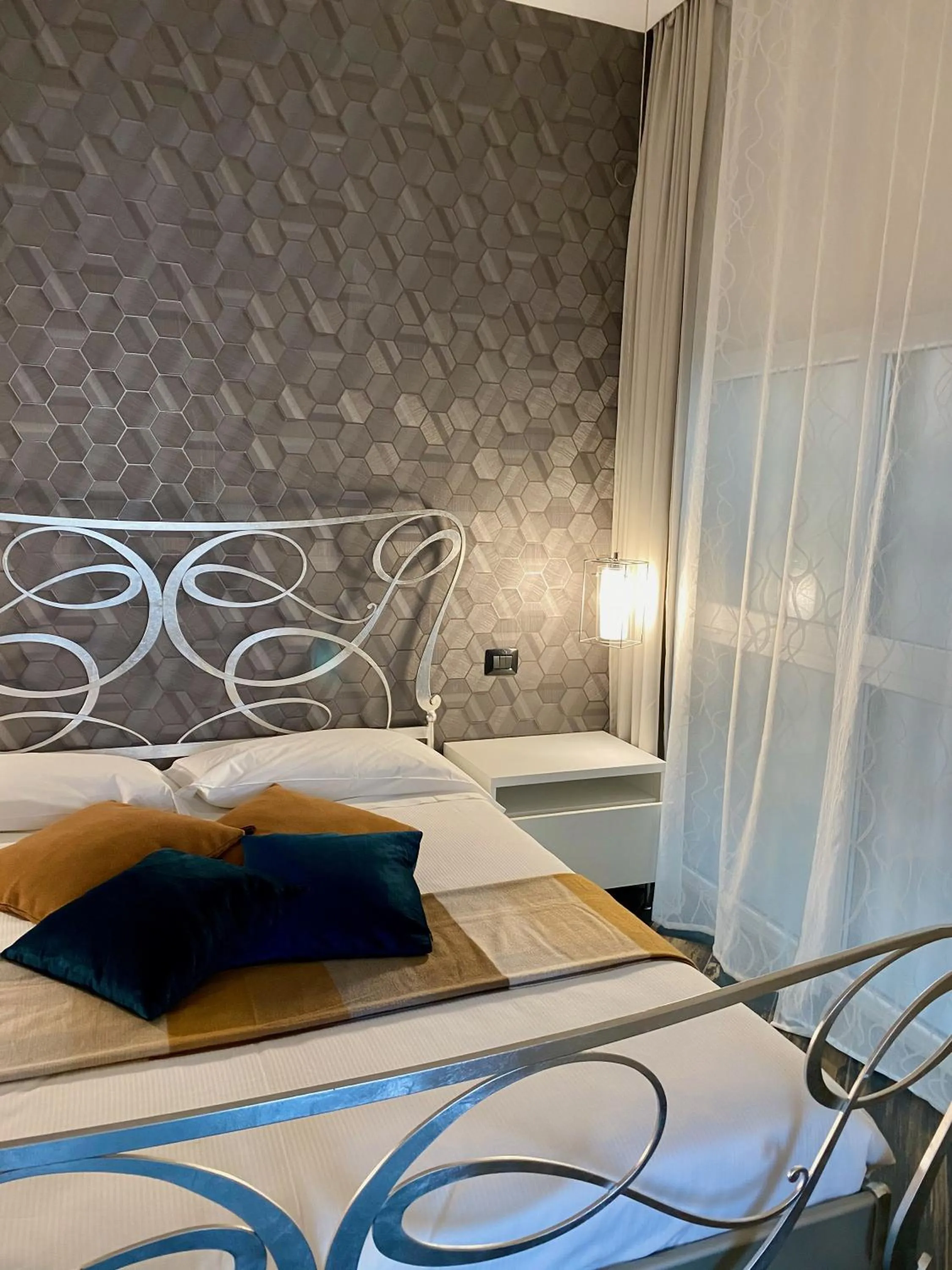 Bed in Gatto Bianco Le Mura