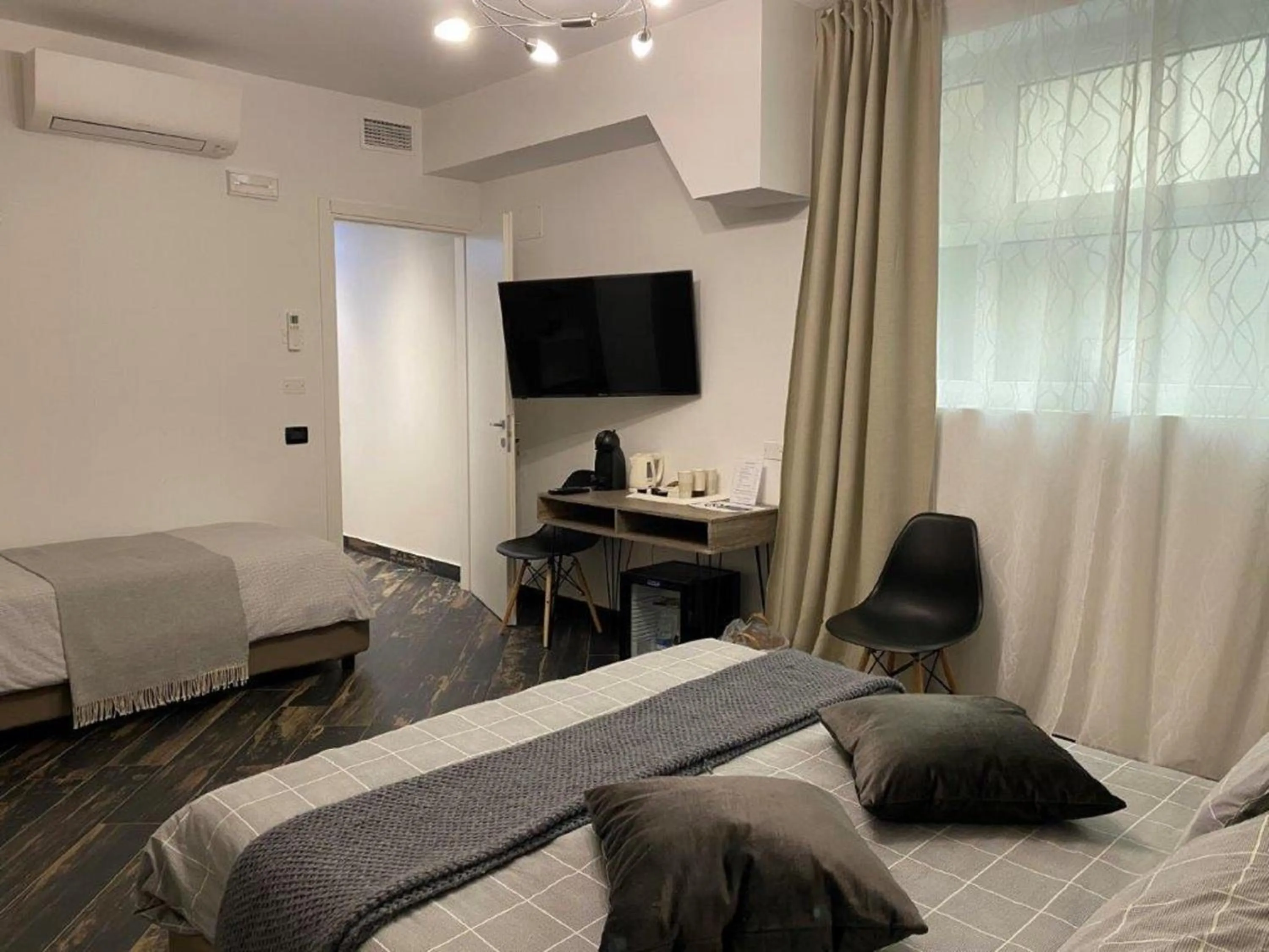 Bedroom in Gatto Bianco Le Mura