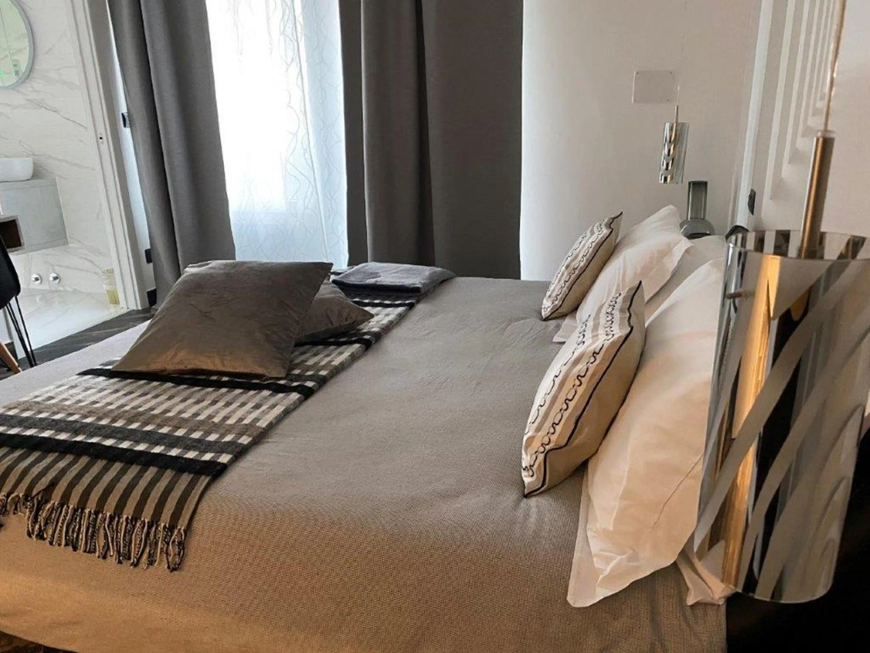 Bed in Gatto Bianco Le Mura