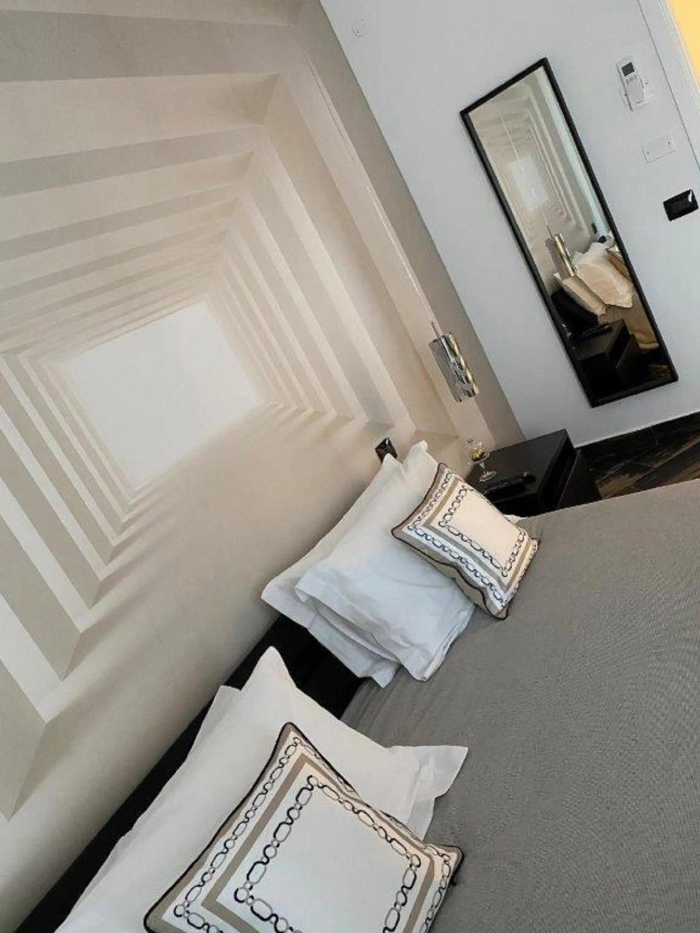 Bed in Gatto Bianco Le Mura