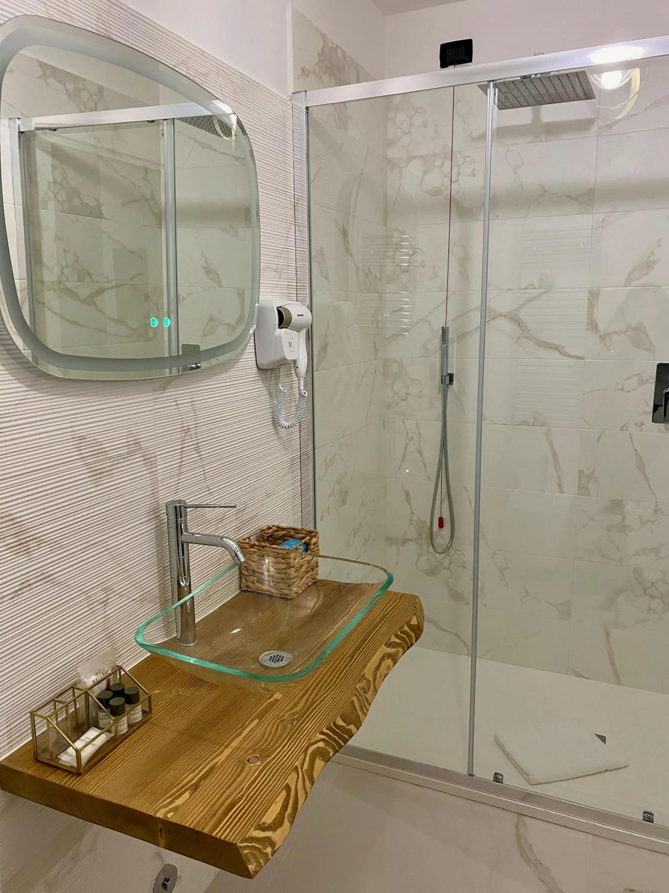 Bathroom in Gatto Bianco Le Mura