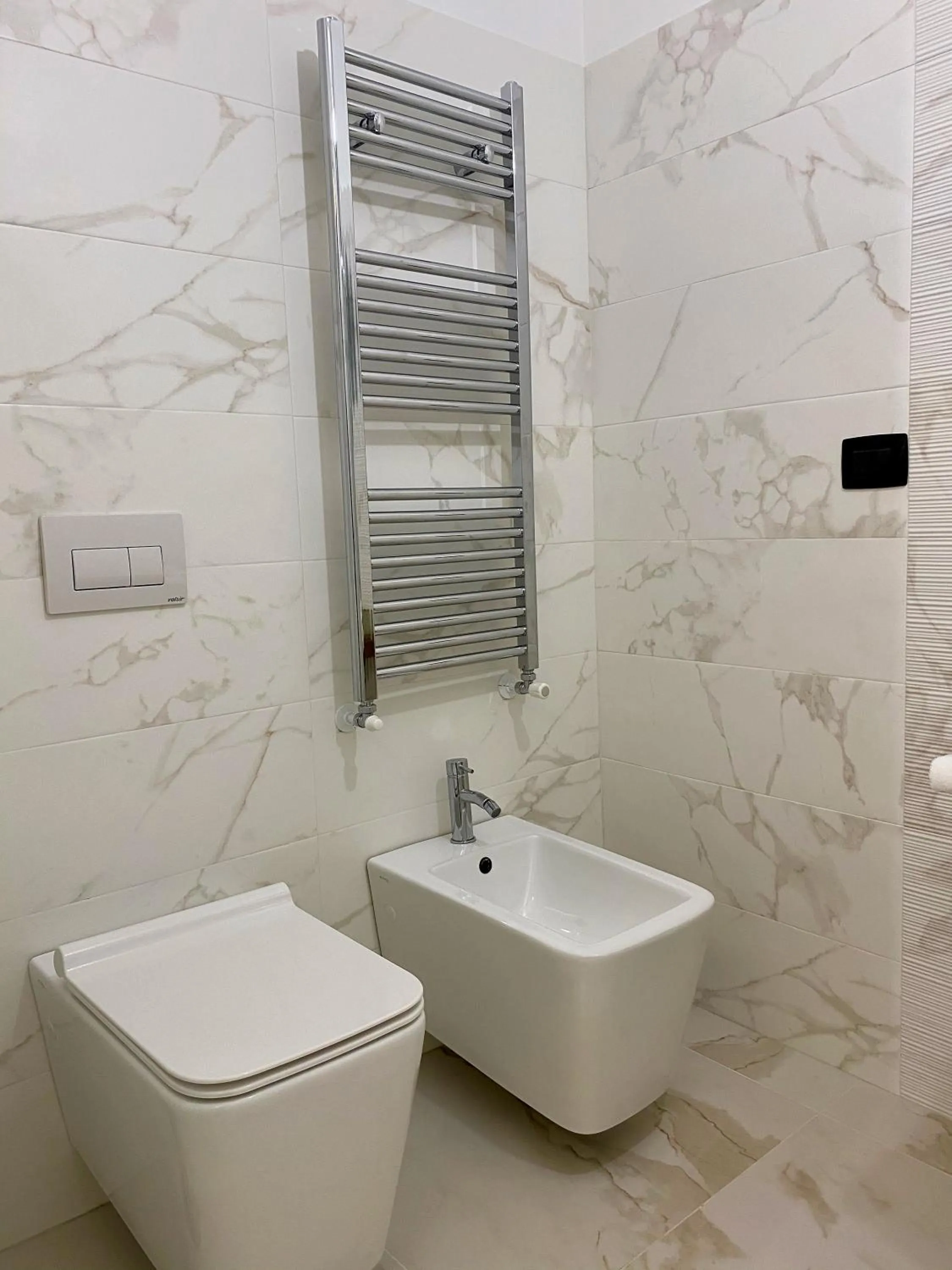 Bathroom in Gatto Bianco Le Mura